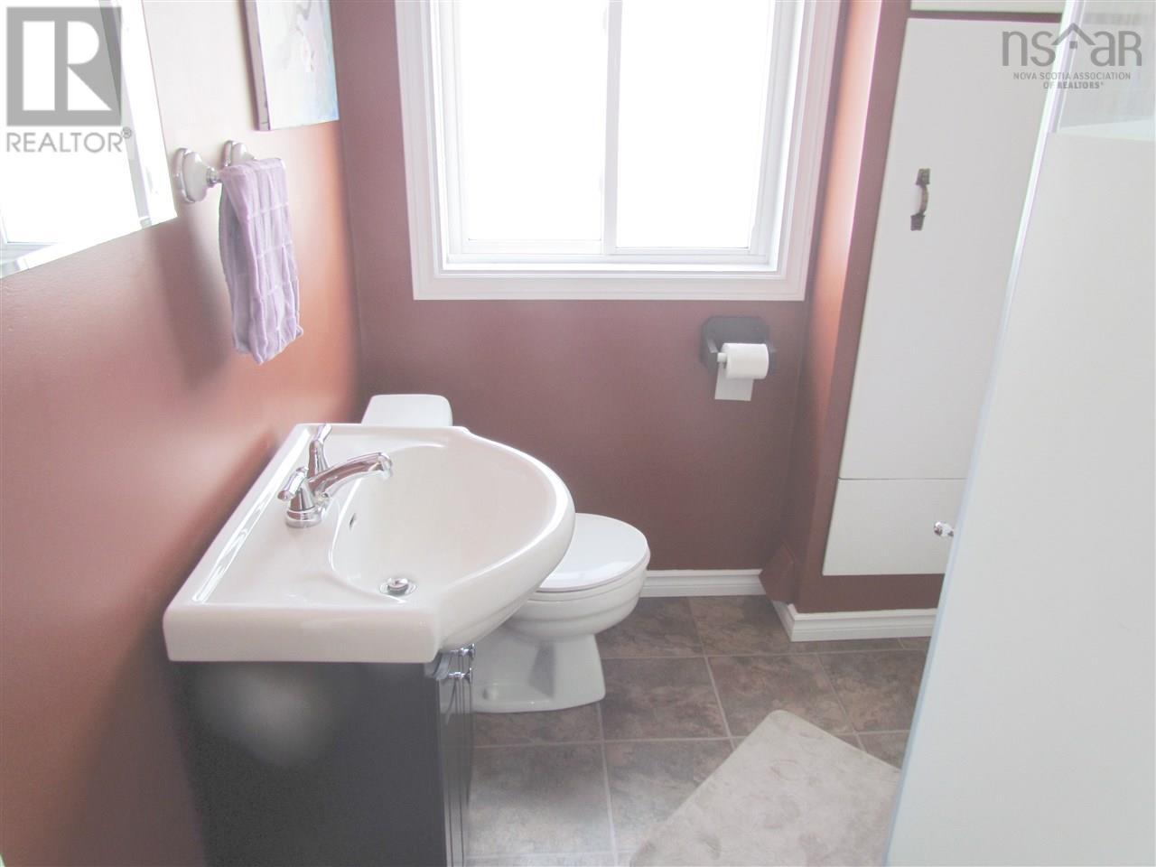 












32 Circle Drive

,
Halifax,




Nova Scotia
B3P1K2

