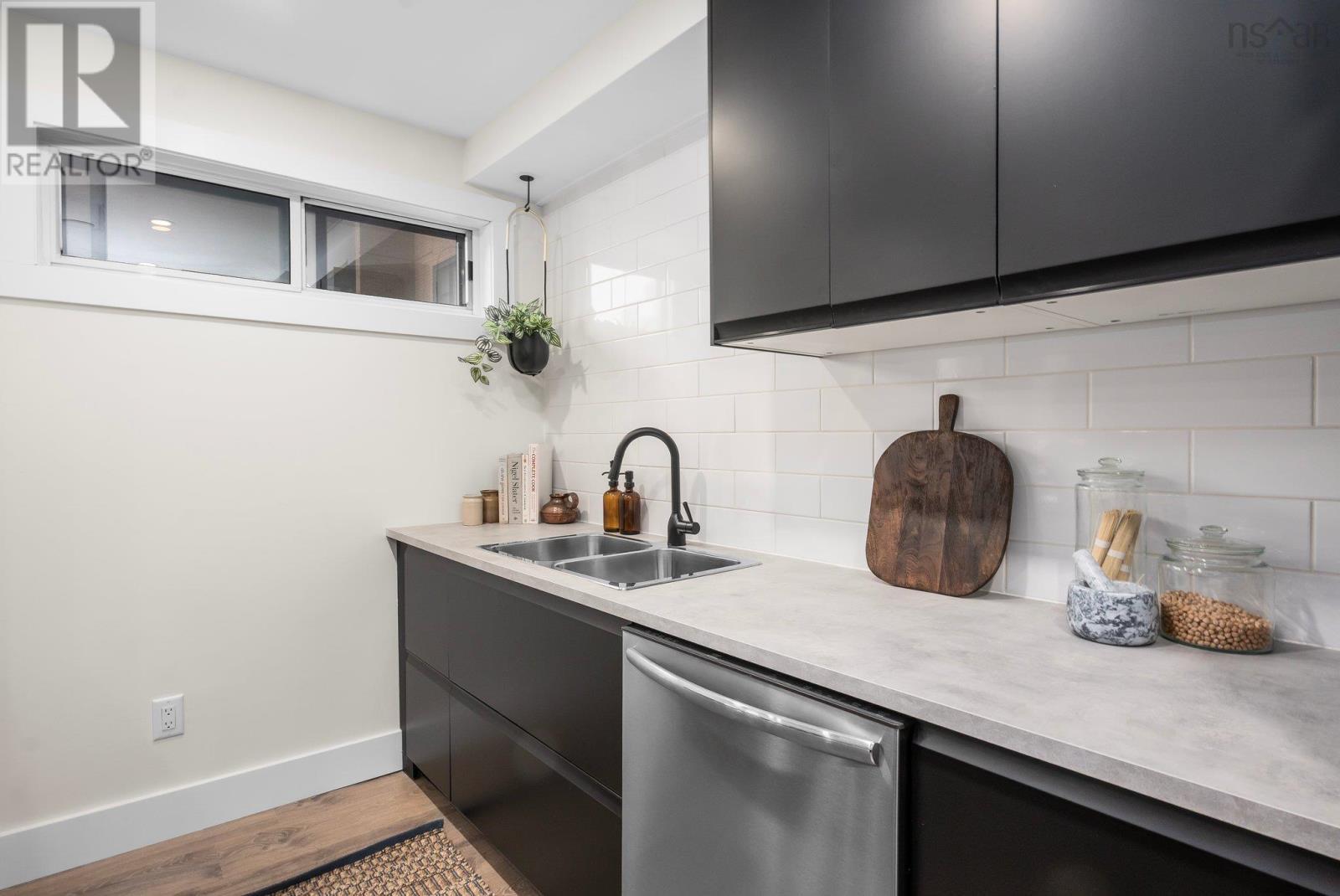 












401 5959 Spring Garden Road

,
Halifax,




Nova Scotia
B3H1Y4

