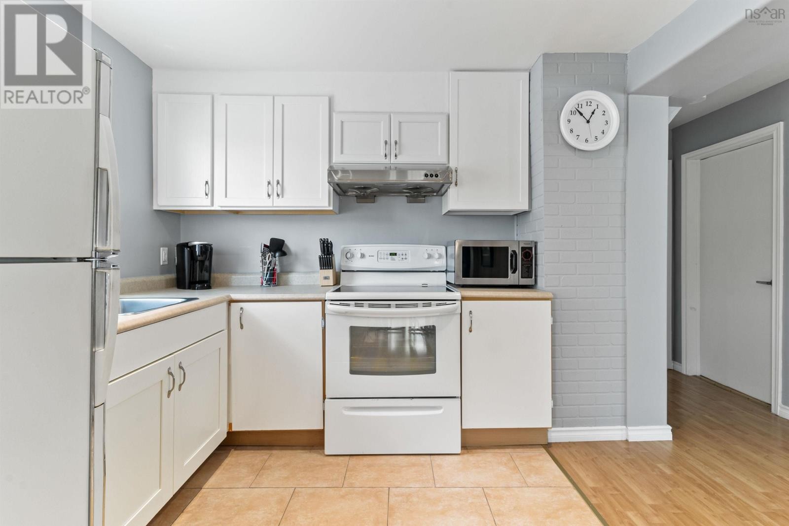












1596 St. Margaret's Bay Road

,
Lakeside,




Nova Scotia
B3T1B2

