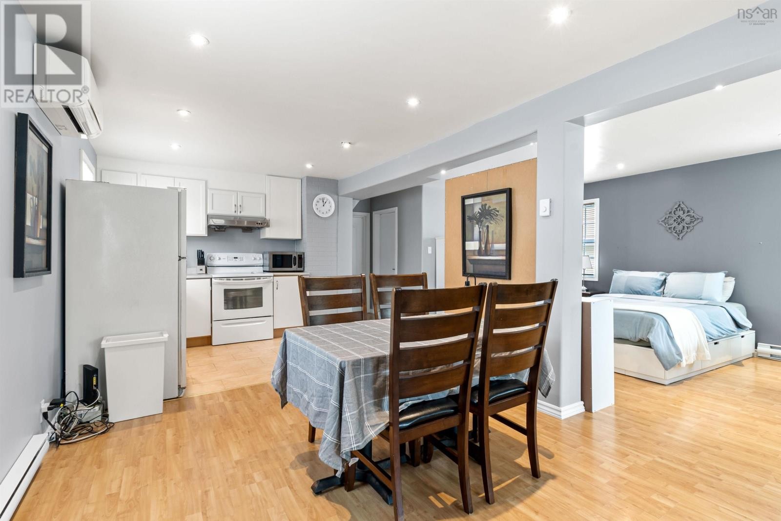 












1596 St. Margaret's Bay Road

,
Lakeside,




Nova Scotia
B3T1B2

