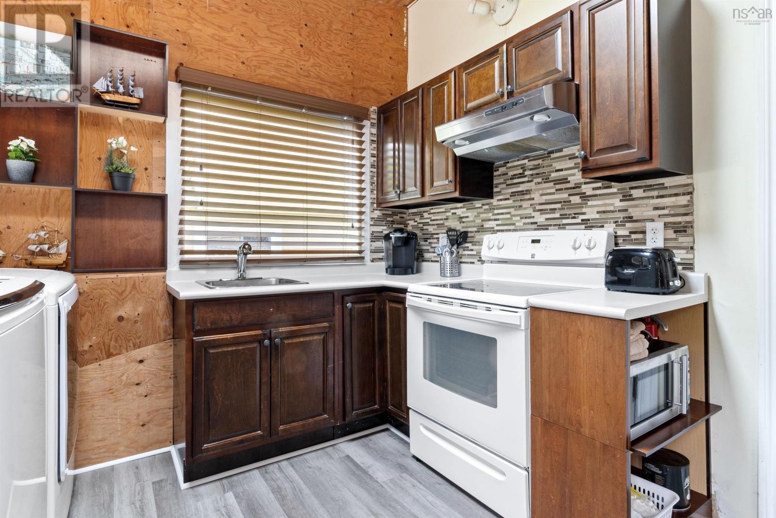 












1596 St. Margaret's Bay Road

,
Lakeside,




Nova Scotia
B3T1B2

