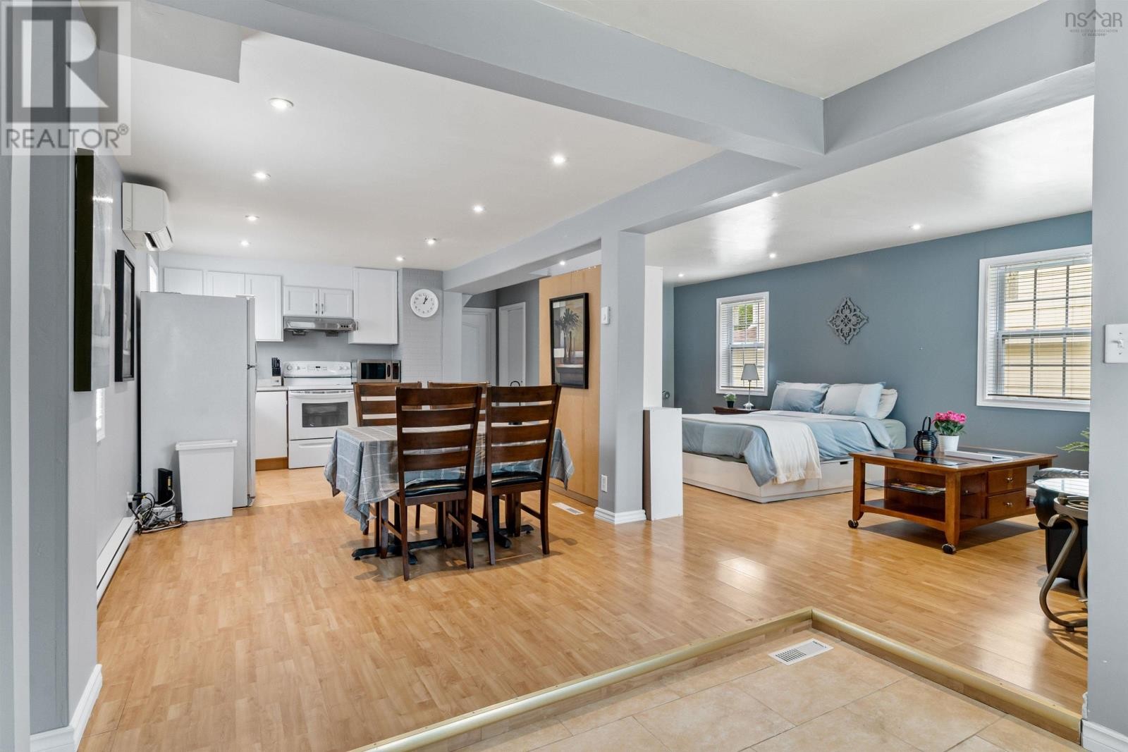 












1596 St. Margaret's Bay Road

,
Lakeside,




Nova Scotia
B3T1B2

