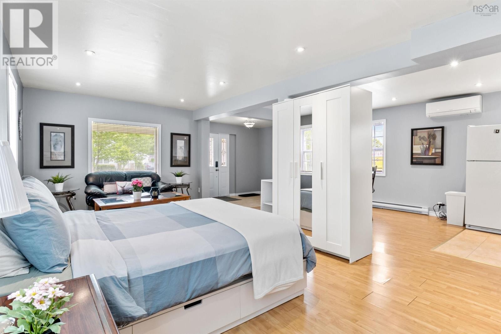 












1596 St. Margaret's Bay Road

,
Lakeside,




Nova Scotia
B3T1B2

