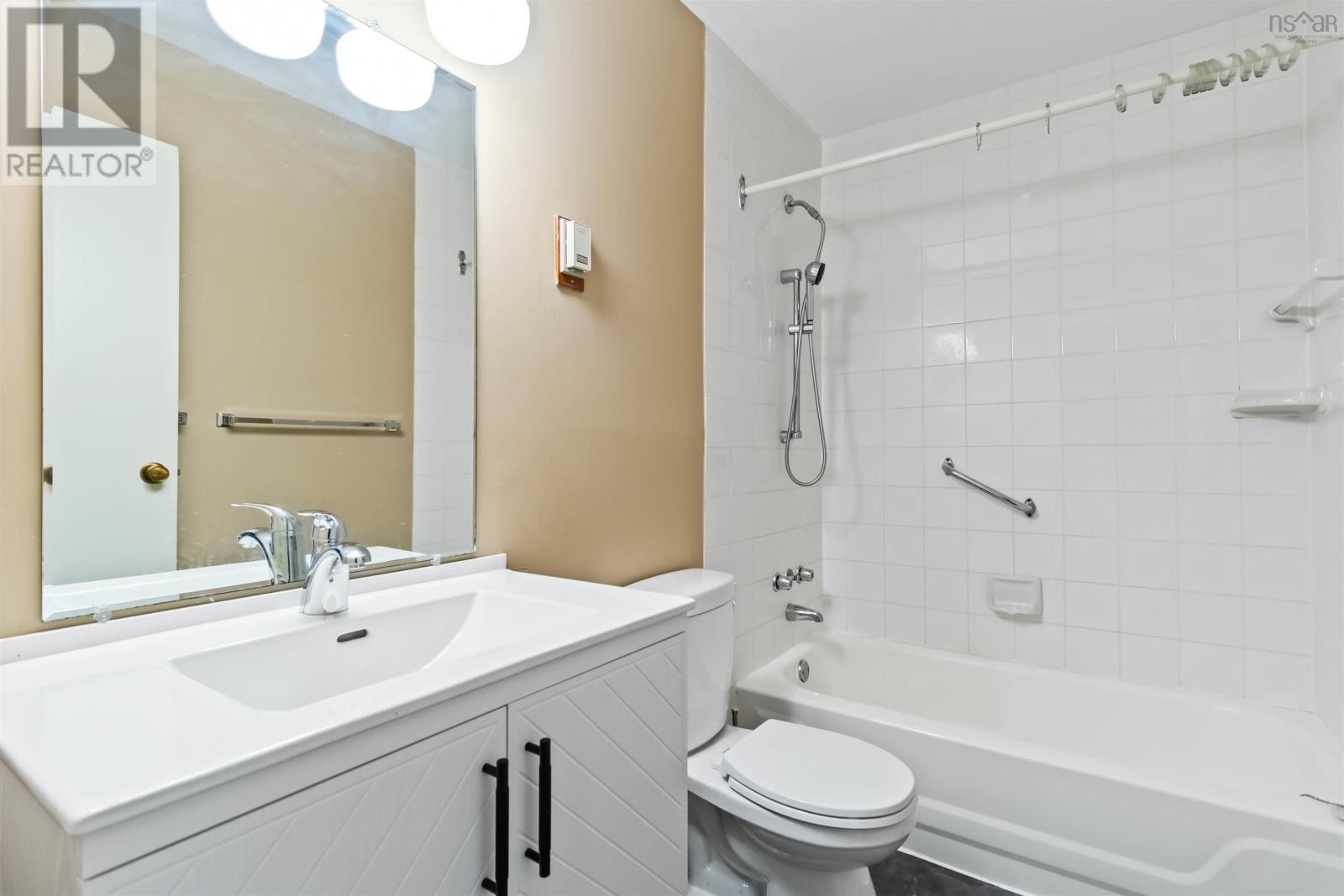 












4 Forestside Crescent

,
Halifax,




Nova Scotia
B3M1M4

