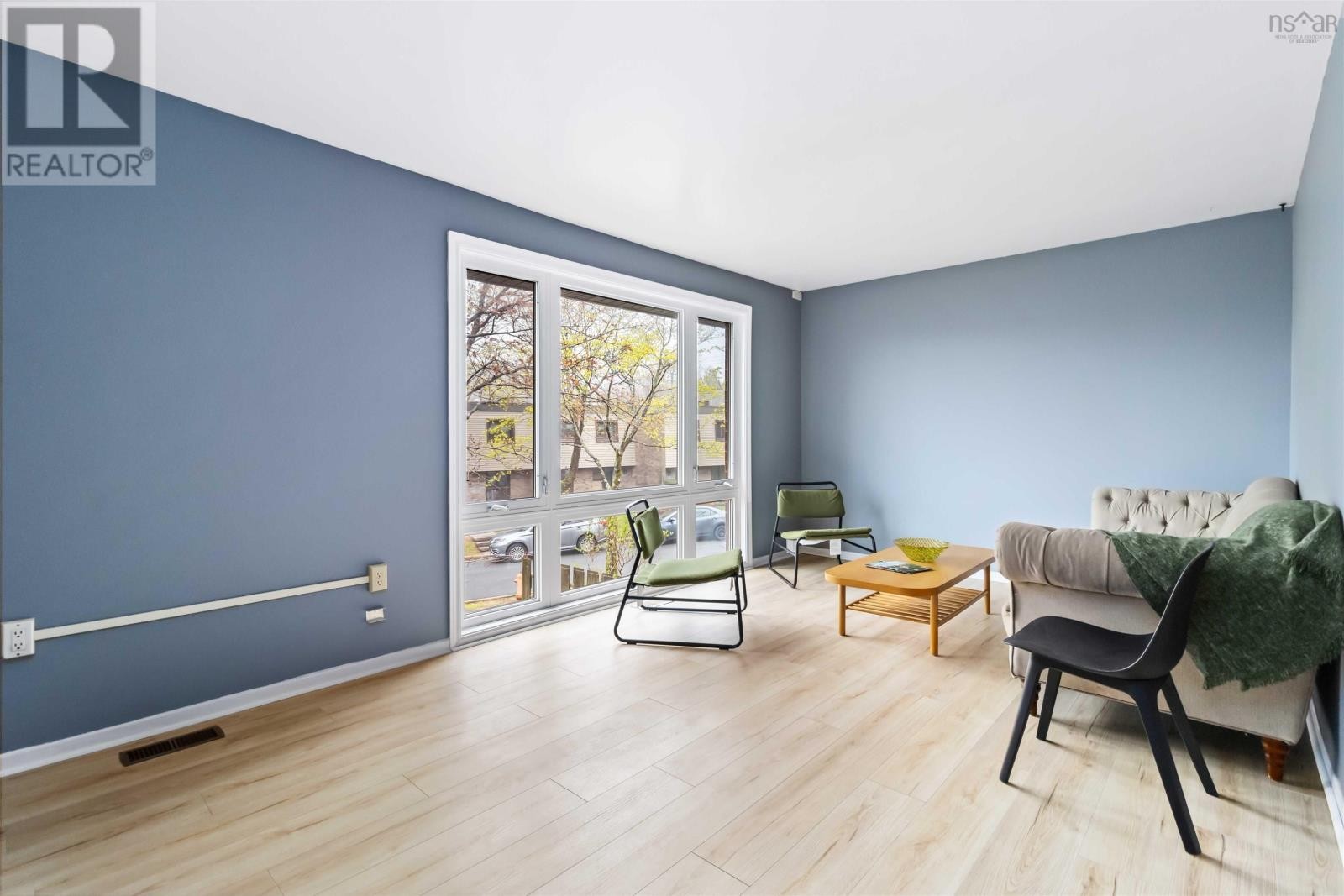 












4 Forestside Crescent

,
Halifax,




Nova Scotia
B3M1M4

