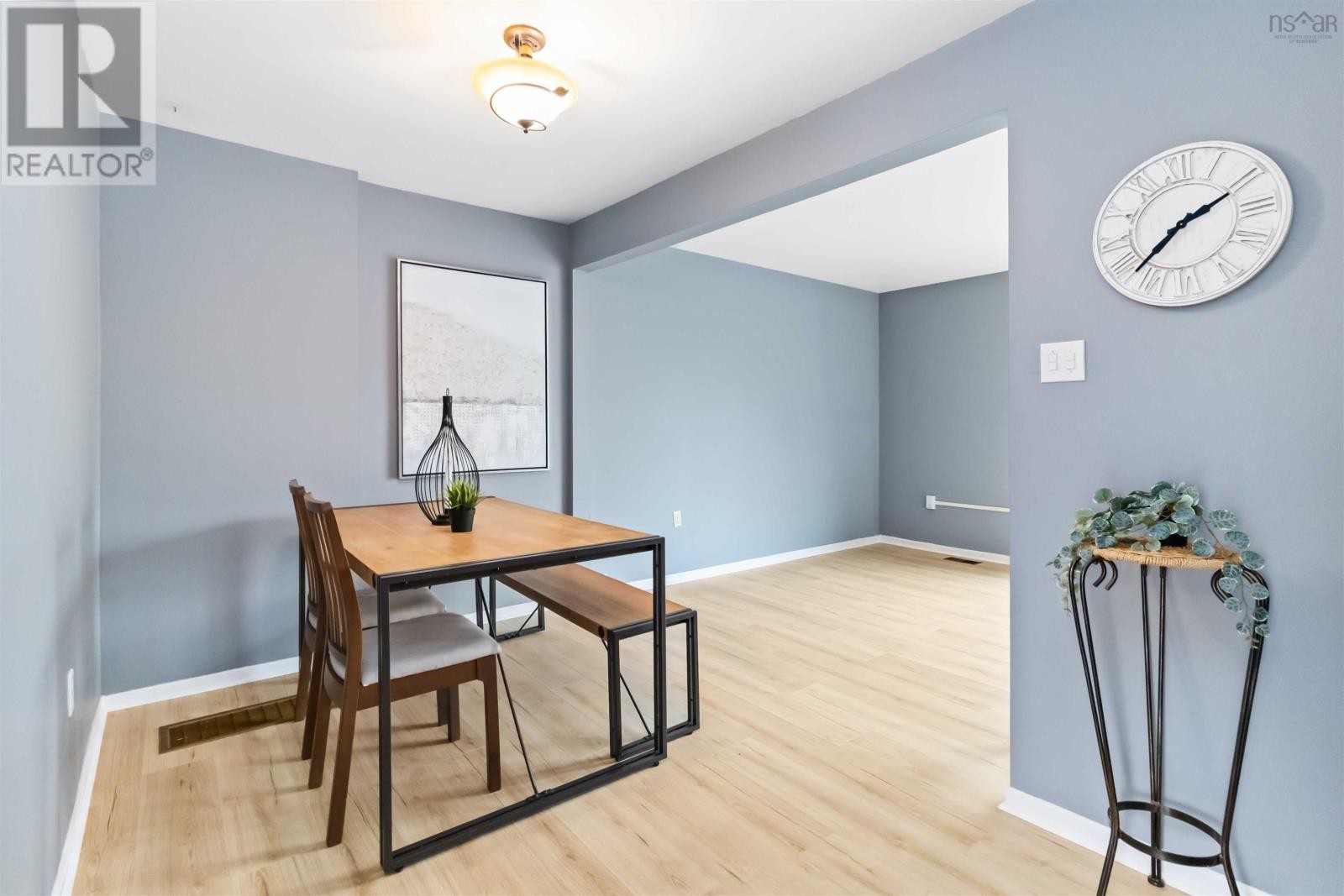 












4 Forestside Crescent

,
Halifax,




Nova Scotia
B3M1M4

