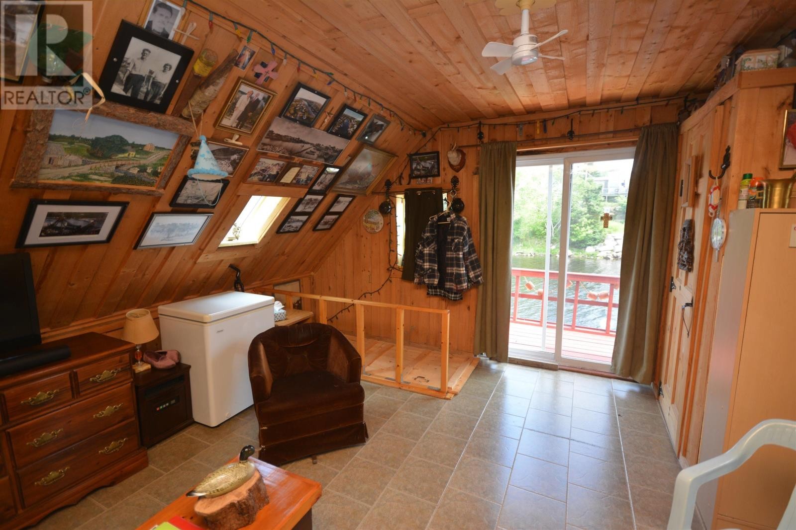 












1570 John Brackett Drive

,
Herring Cove,







Nova Scotia
B3V1G8

