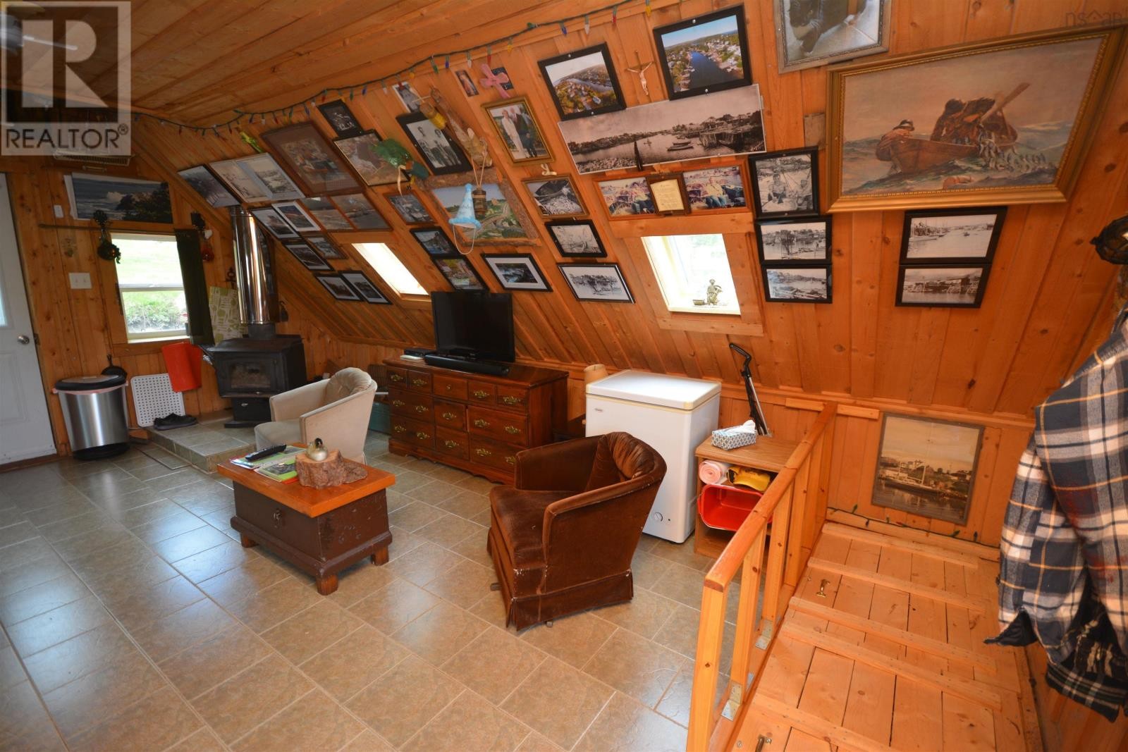 












1570 John Brackett Drive

,
Herring Cove,







Nova Scotia
B3V1G8

