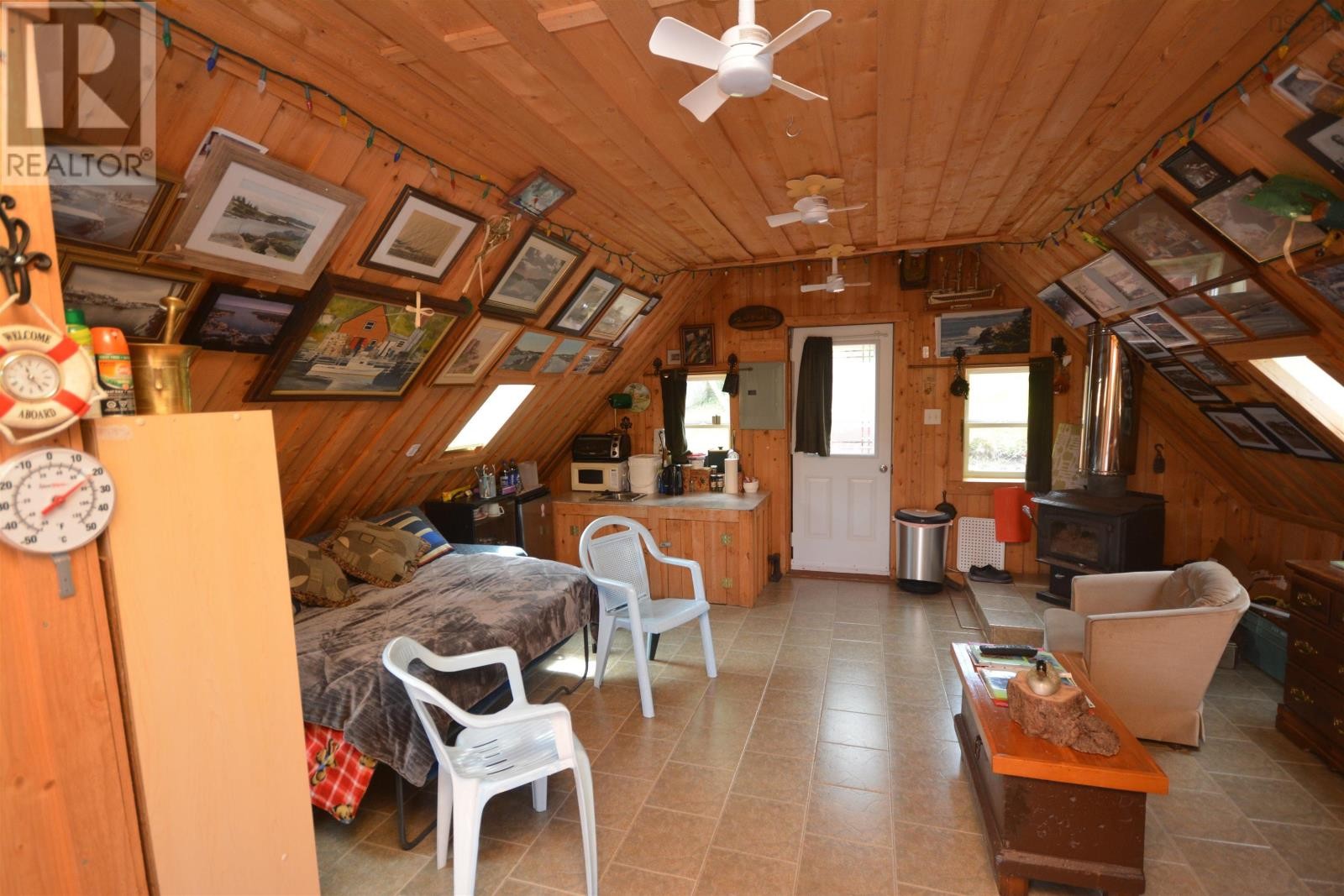 












1570 John Brackett Drive

,
Herring Cove,







Nova Scotia
B3V1G8

