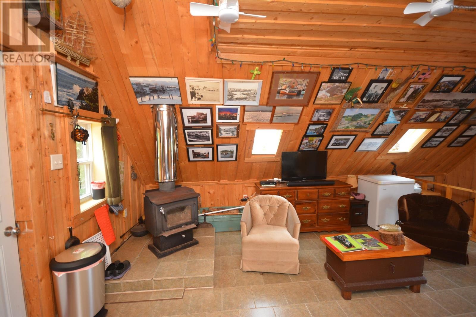 












1570 John Brackett Drive

,
Herring Cove,







Nova Scotia
B3V1G8

