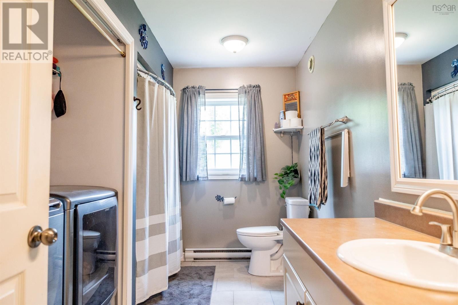 












34 Mary Drive

,
Greenhill,




Nova Scotia
B0K2A0

