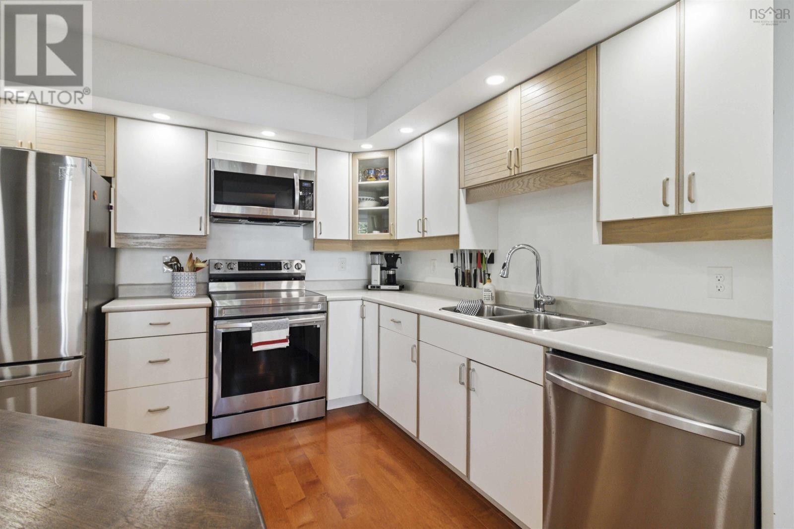 












203 85 Spinnaker Drive

,
Halifax,




Nova Scotia
B3N3E3

