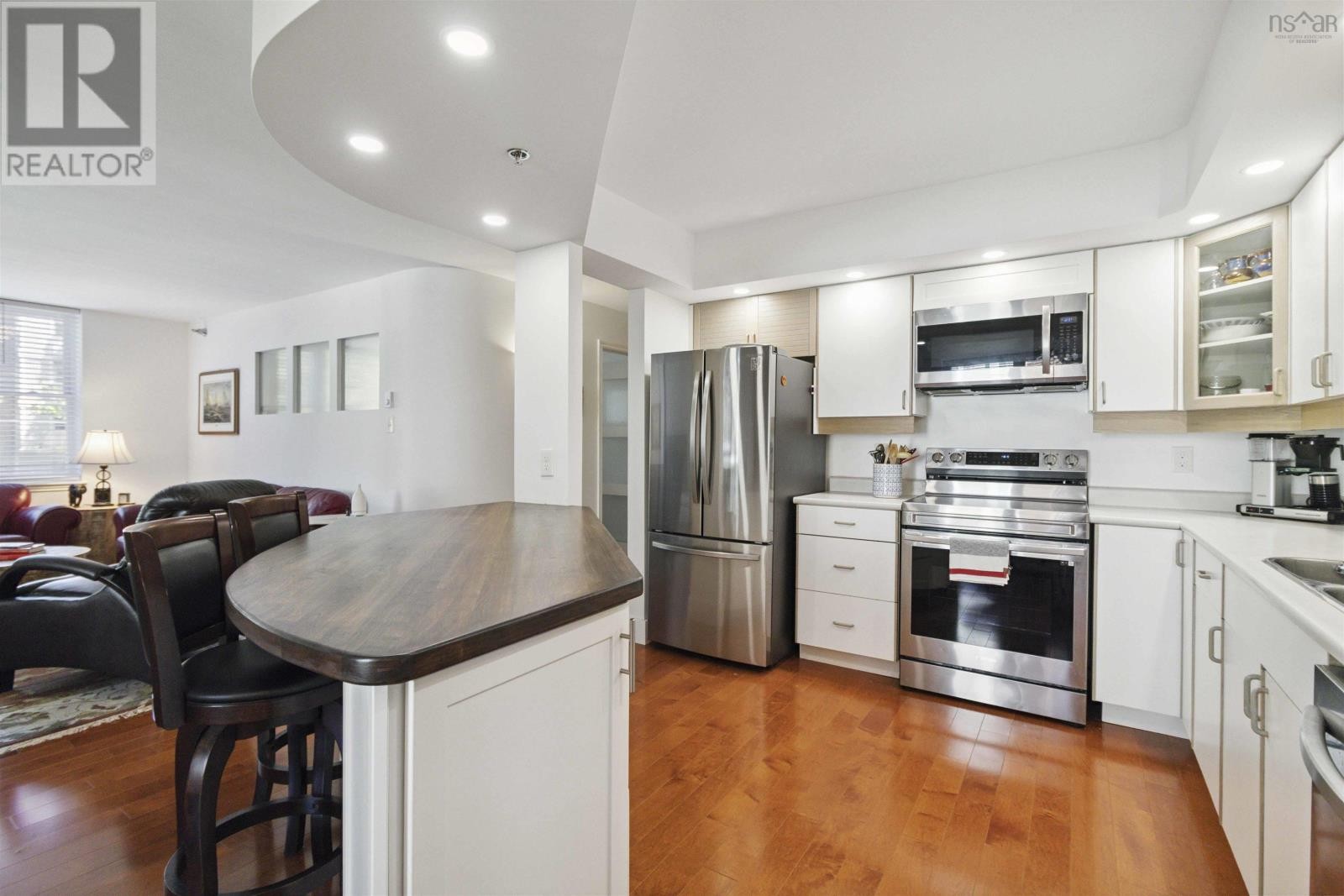 












203 85 Spinnaker Drive

,
Halifax,




Nova Scotia
B3N3E3


