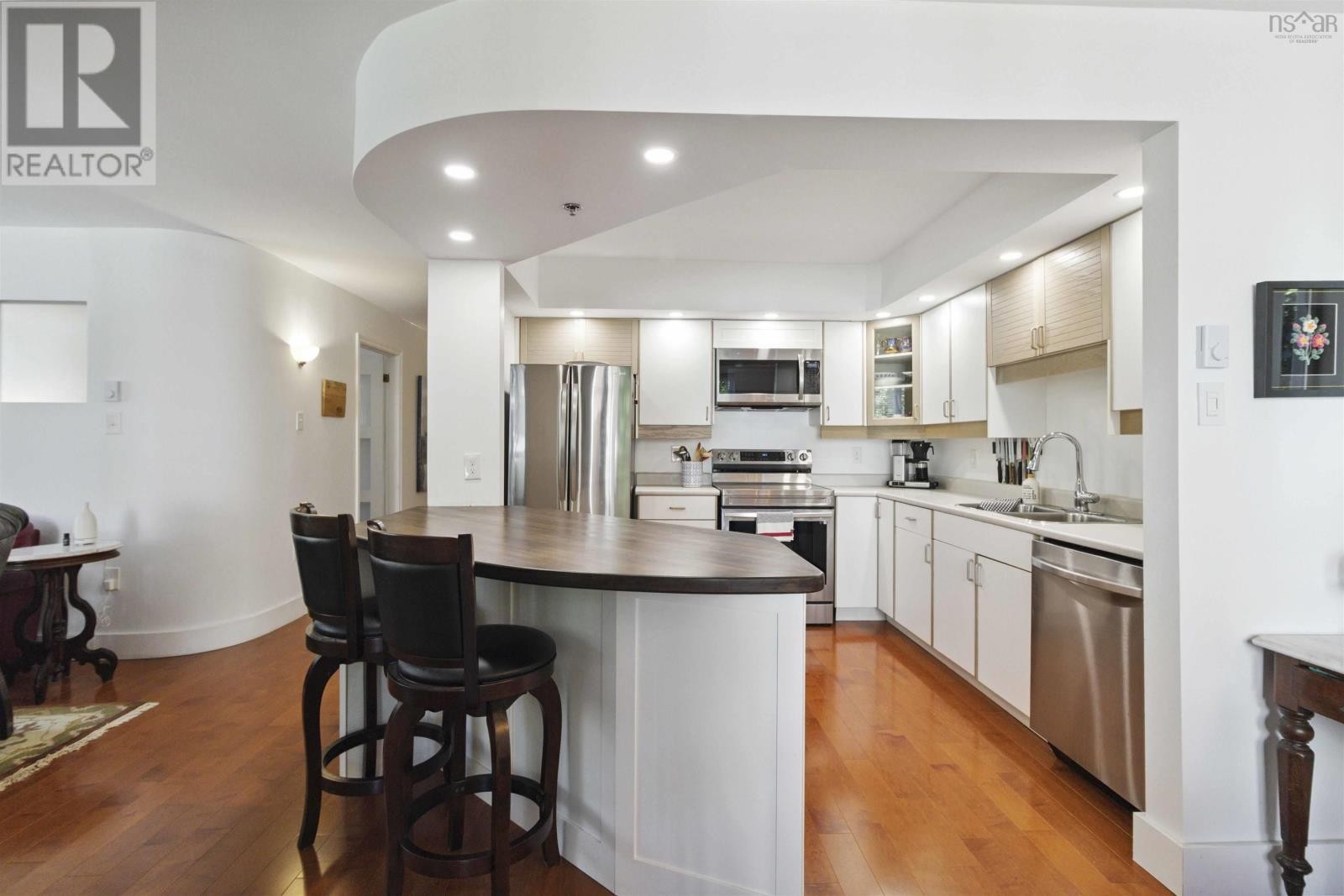 












203 85 Spinnaker Drive

,
Halifax,




Nova Scotia
B3N3E3

