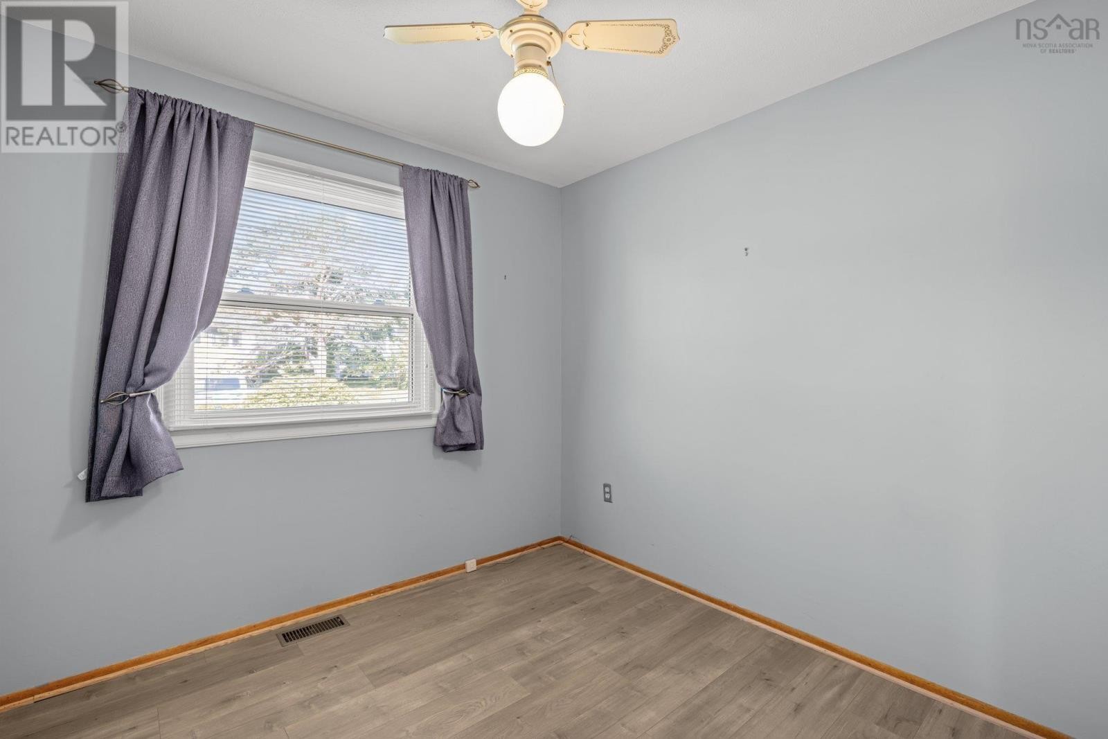 












41 Elm Street

,
Cole Harbour,




Nova Scotia
B2W2K4

