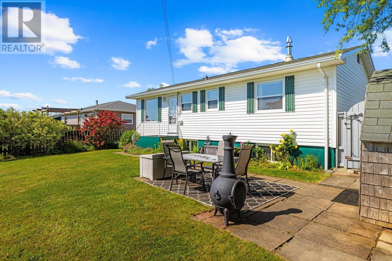 












41 Elm Street

,
Cole Harbour,




Nova Scotia
B2W2K4


