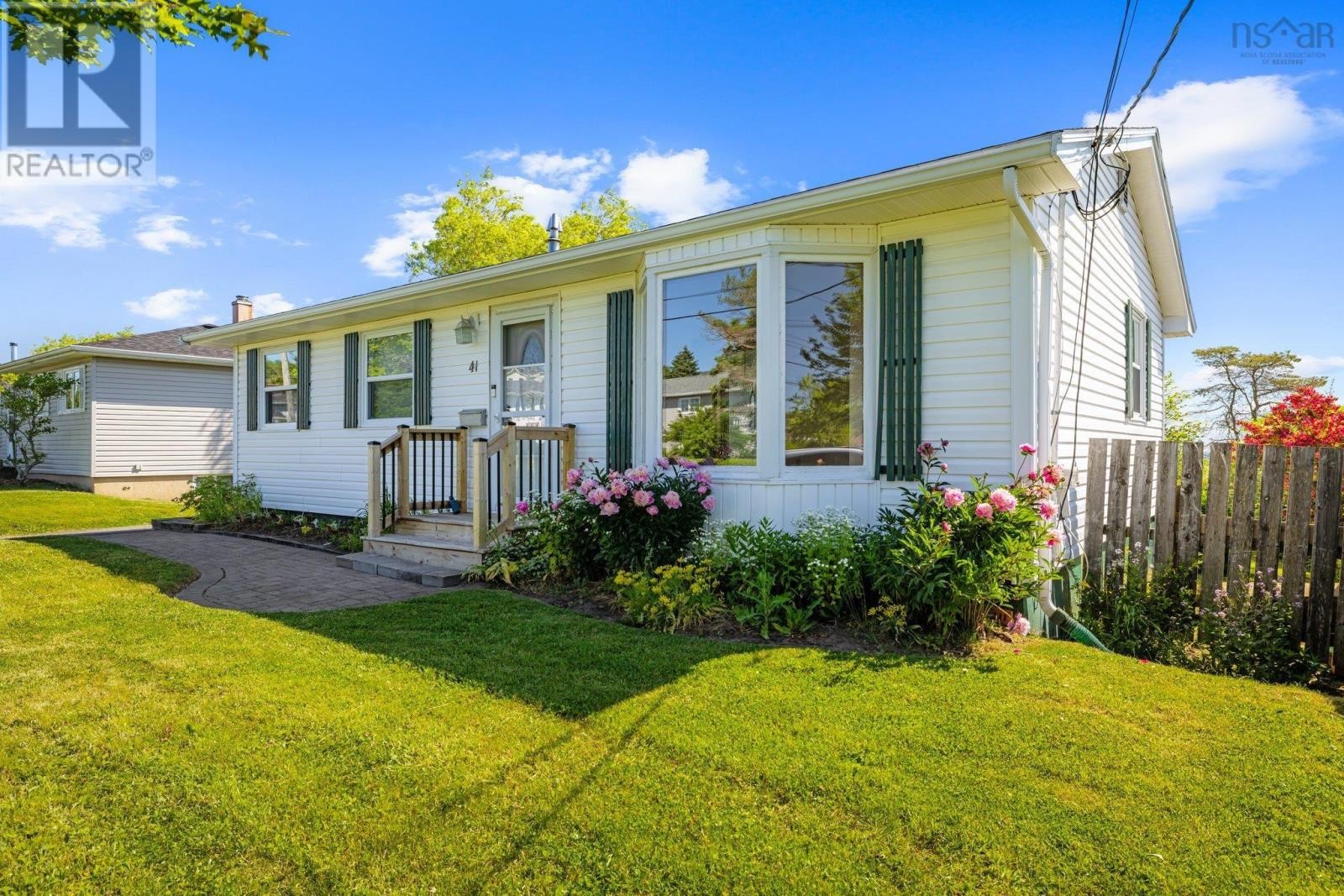 












41 Elm Street

,
Cole Harbour,




Nova Scotia
B2W2K4

