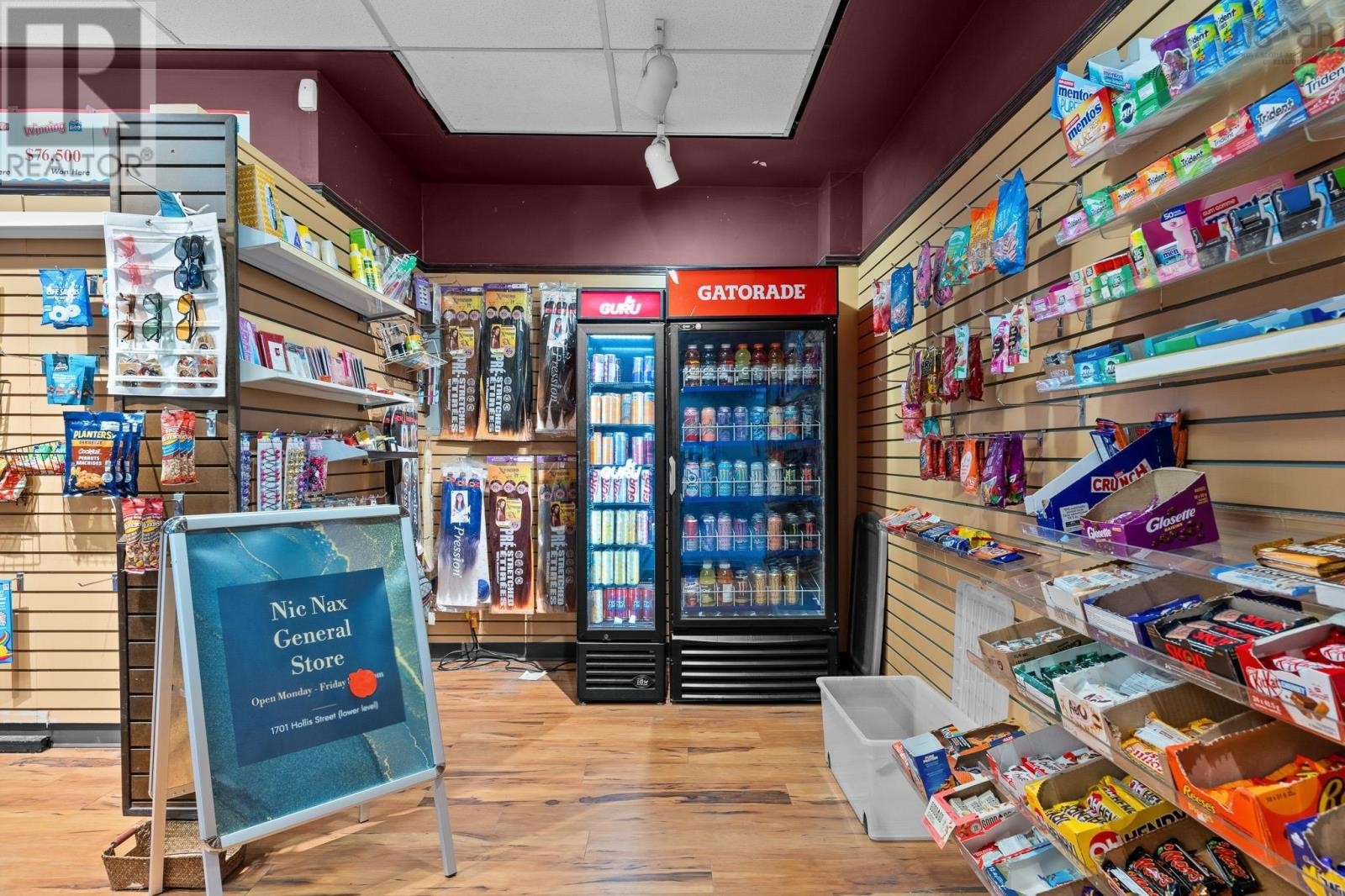 












1701 Hollis Street

,
Halifax,




Nova Scotia
B3J3M8

