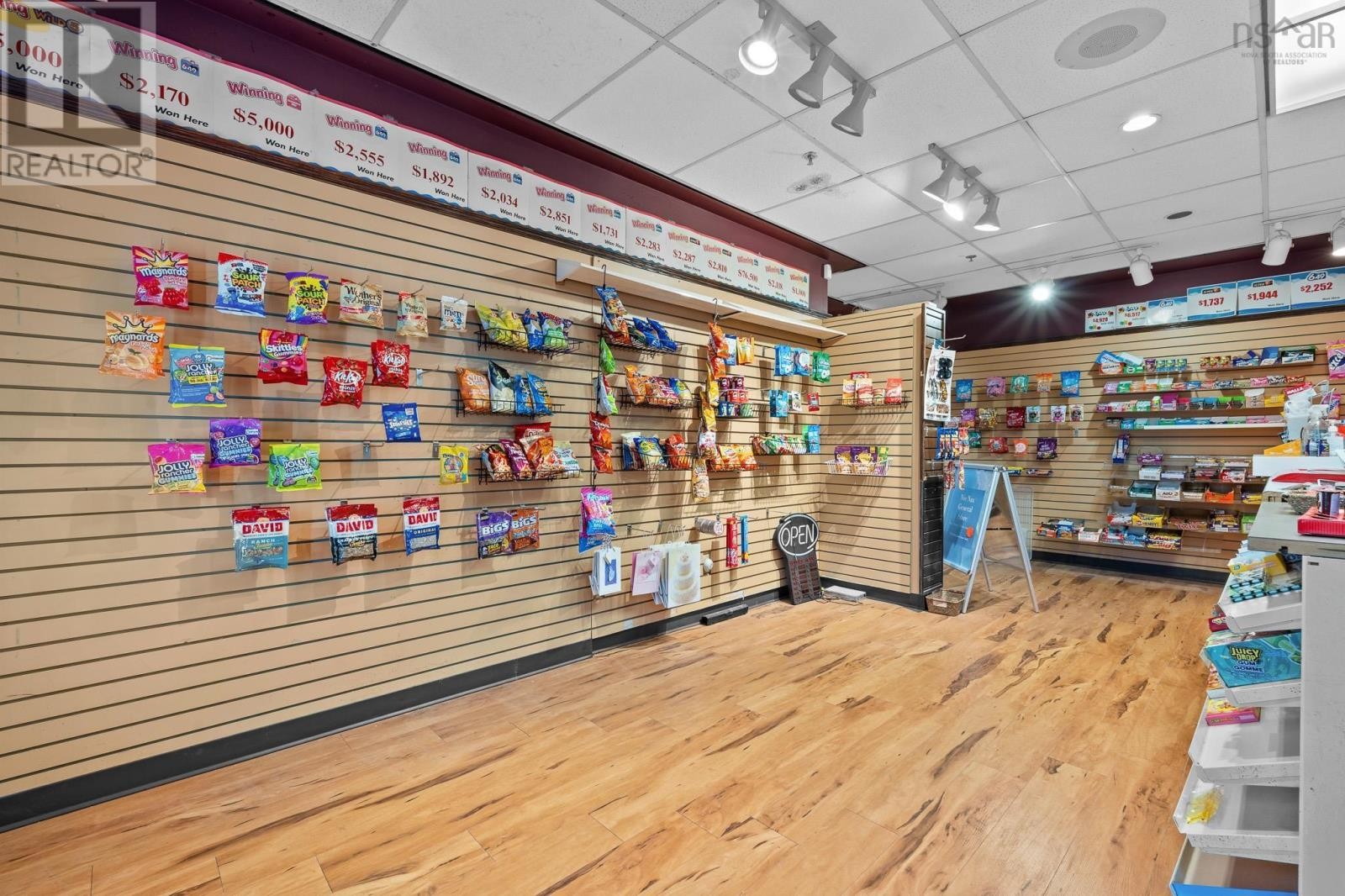 












1701 Hollis Street

,
Halifax,




Nova Scotia
B3J3M8

