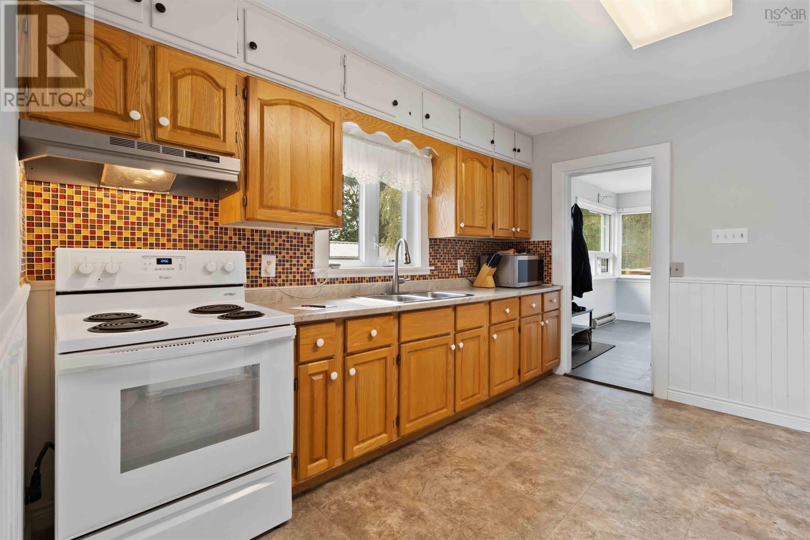 












24 Woodlawn Road

,
Dartmouth,




Nova Scotia
B2W2R6

