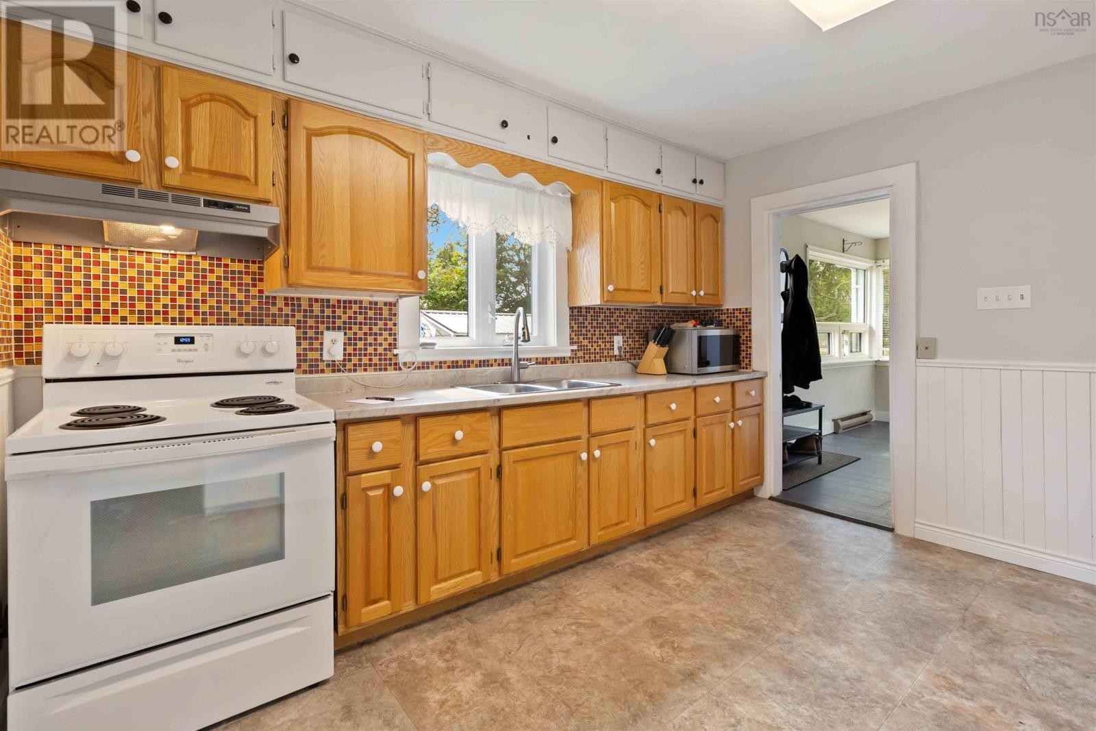 












24 Woodlawn Road

,
Dartmouth,




Nova Scotia
B2W2R6

