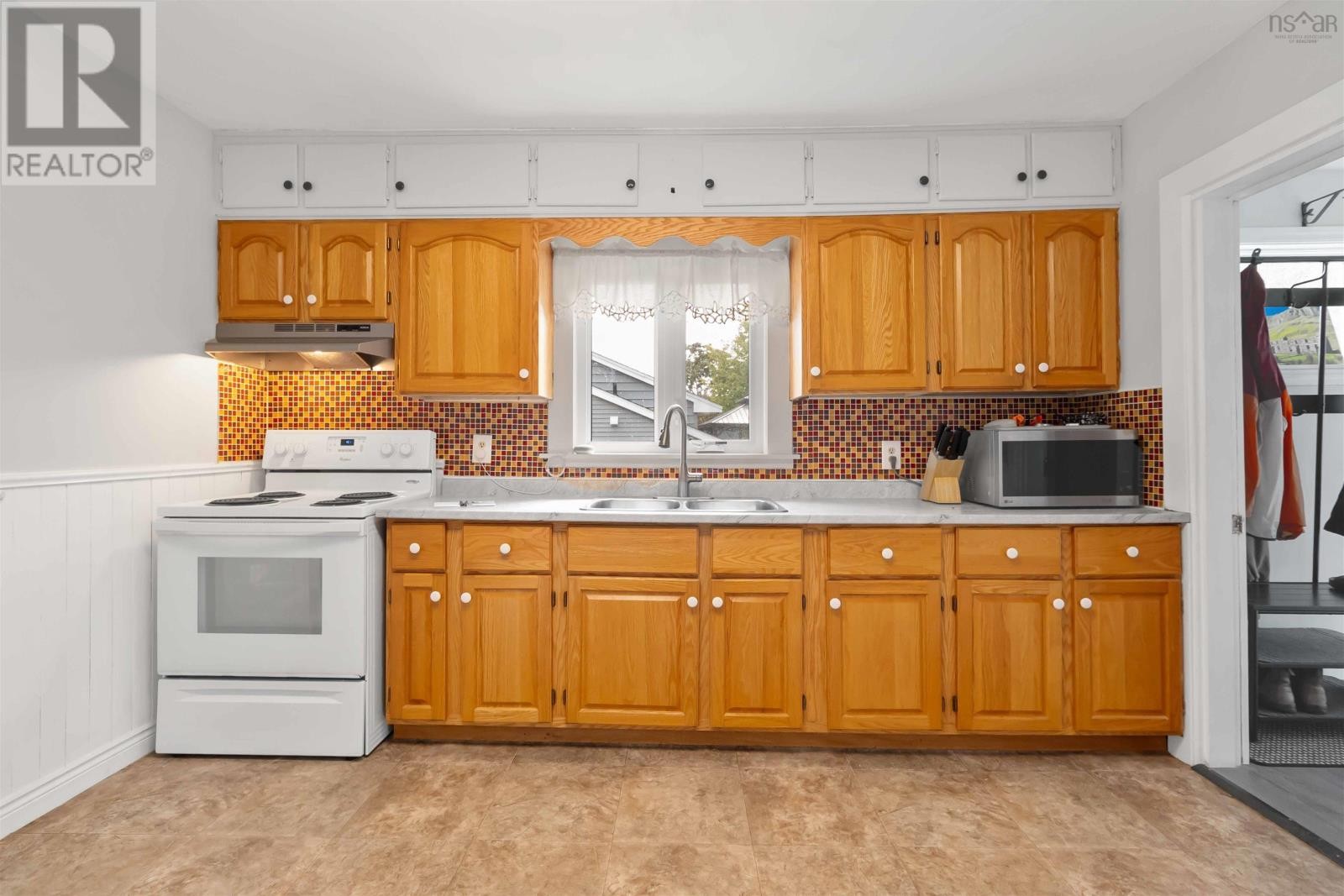 












24 Woodlawn Road

,
Dartmouth,




Nova Scotia
B2W2R6

