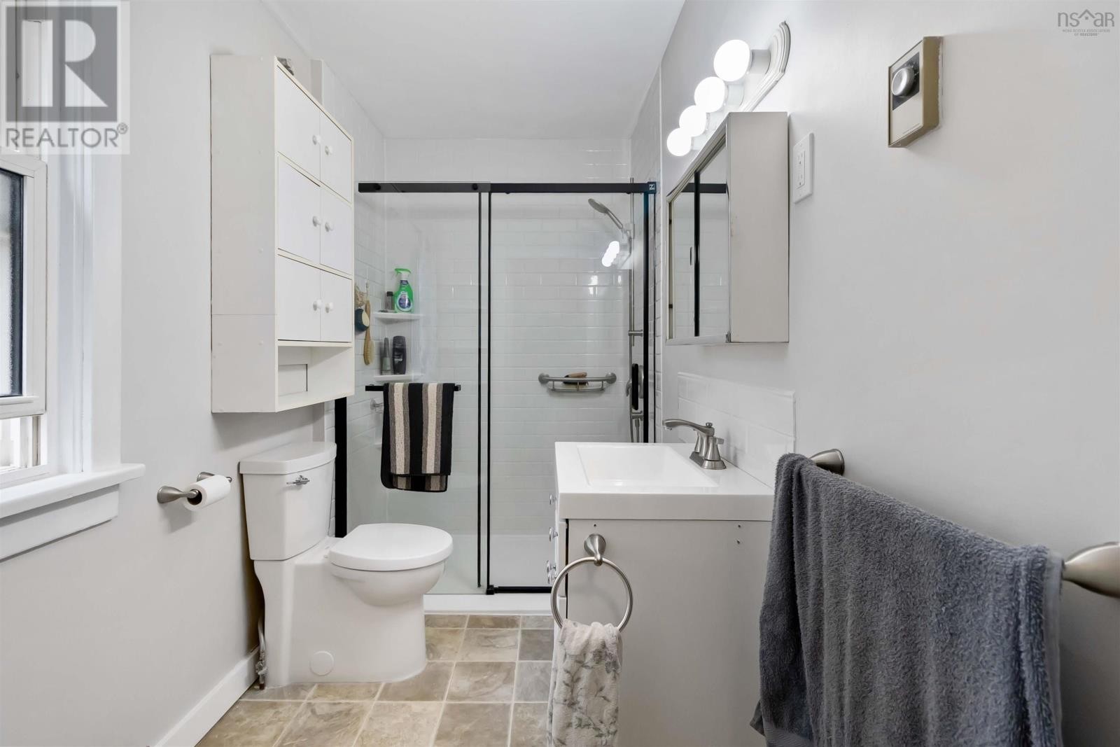 












24 Woodlawn Road

,
Dartmouth,




Nova Scotia
B2W2R6

