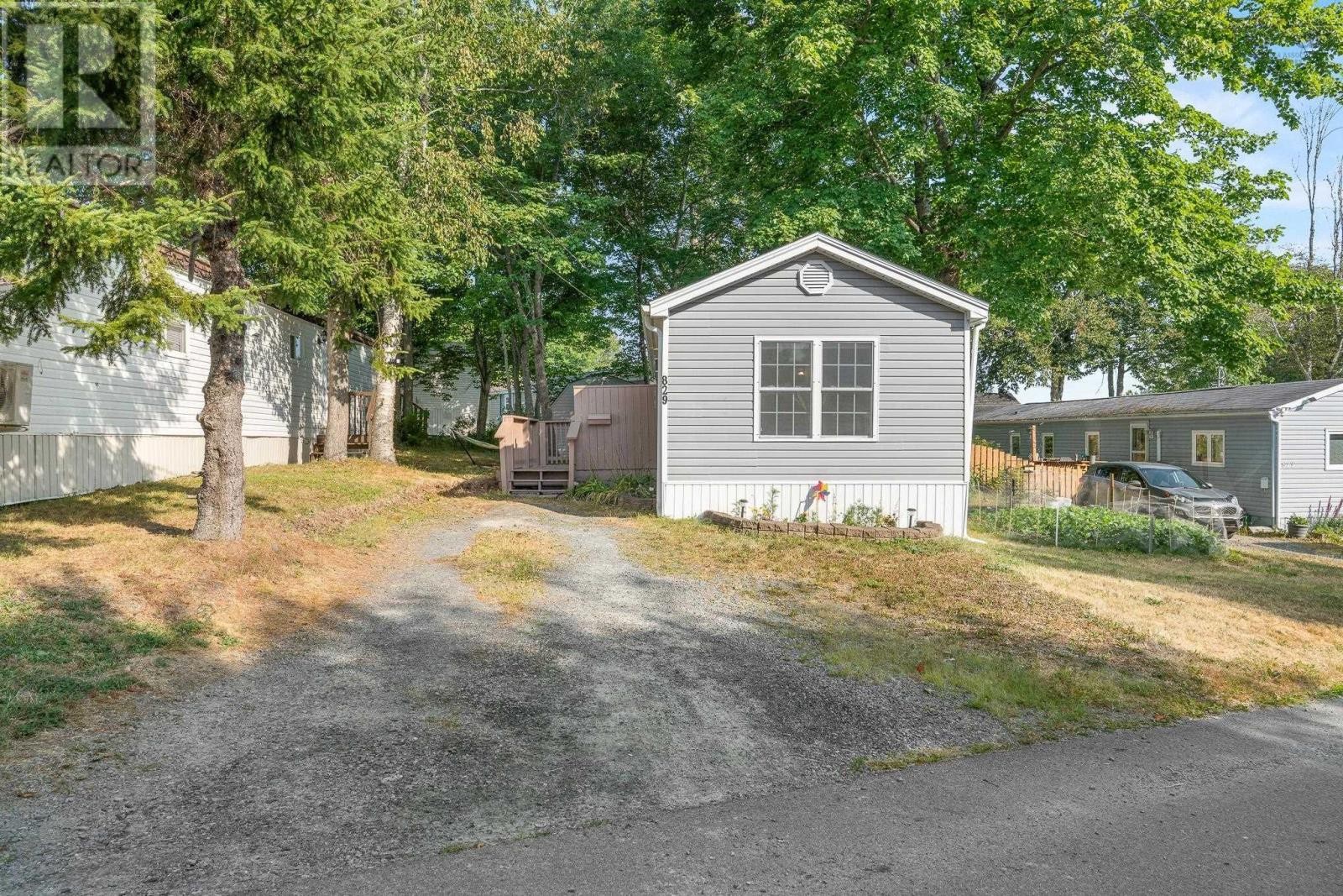 












829 Duggan Drive

,
Beaver Bank,




Nova Scotia
B4E1L4

