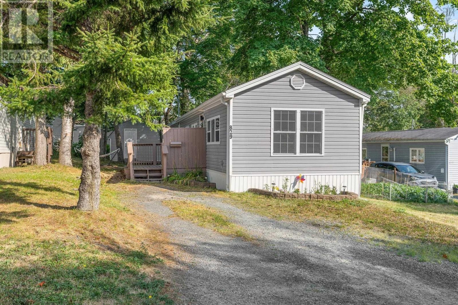 












829 Duggan Drive

,
Beaver Bank,




Nova Scotia
B4E1L4

