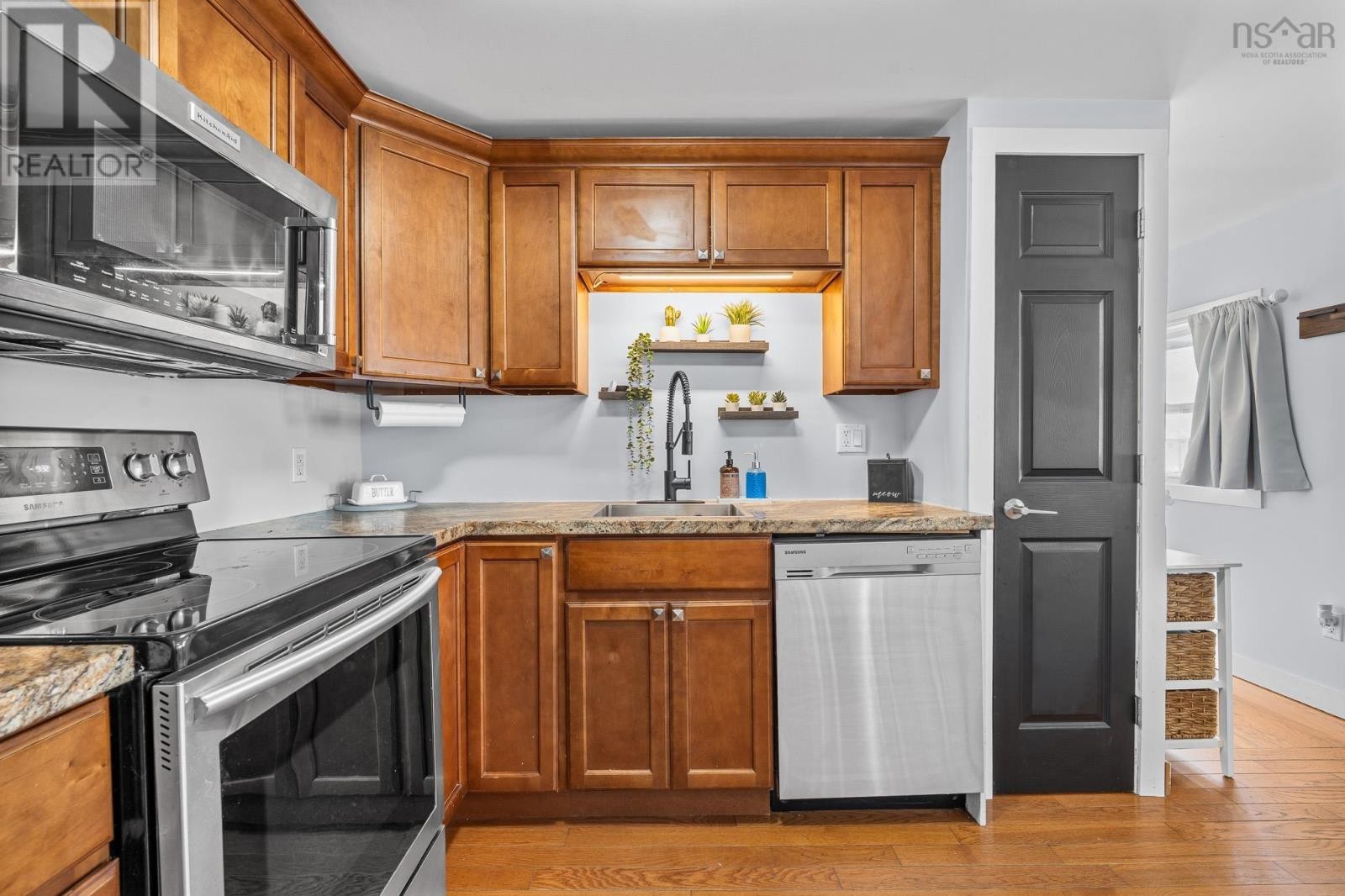 












829 Duggan Drive

,
Beaver Bank,




Nova Scotia
B4E1L4

