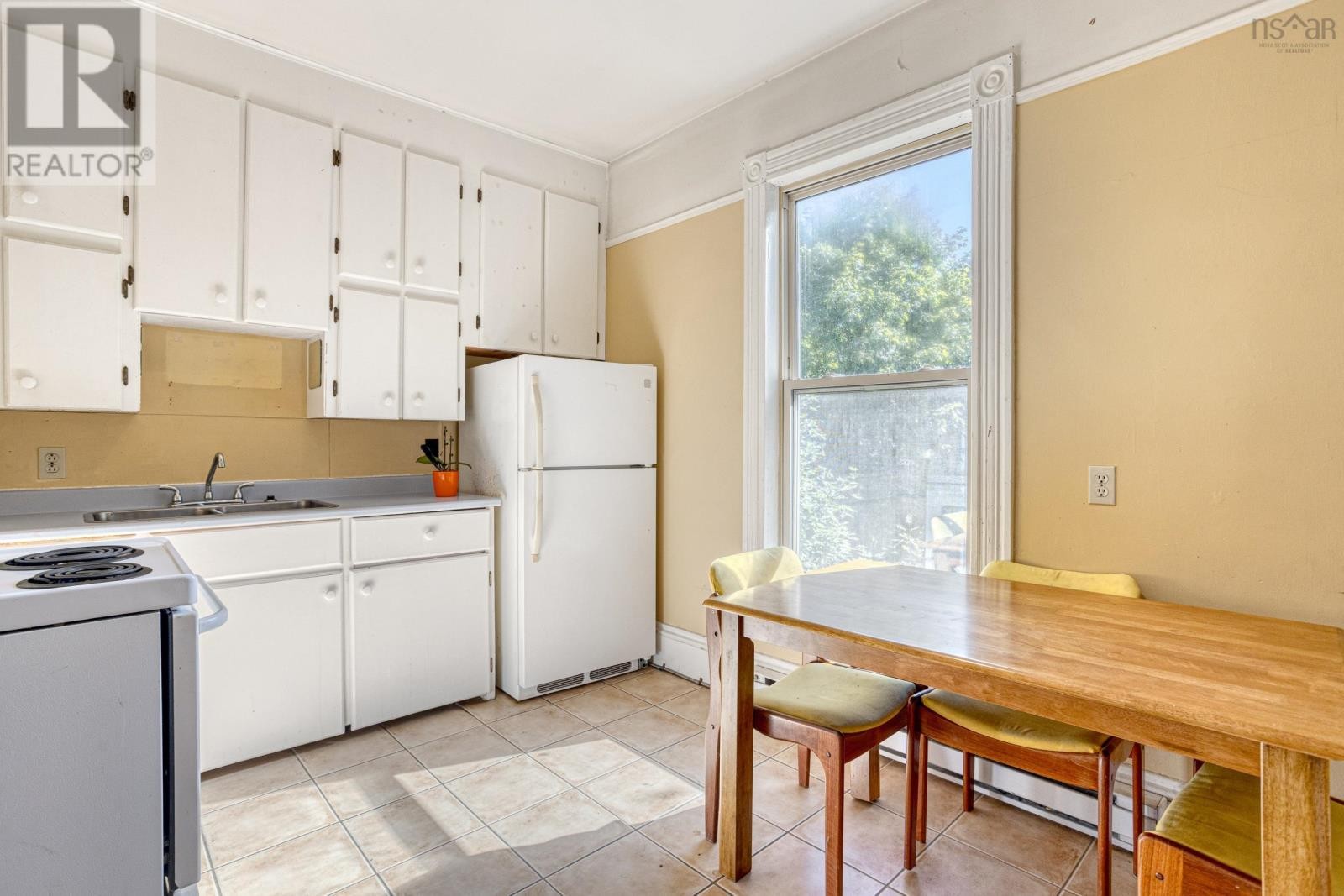 












5554- 5556 Atlantic Street

,
Halifax,




Nova Scotia
B3H1G4

