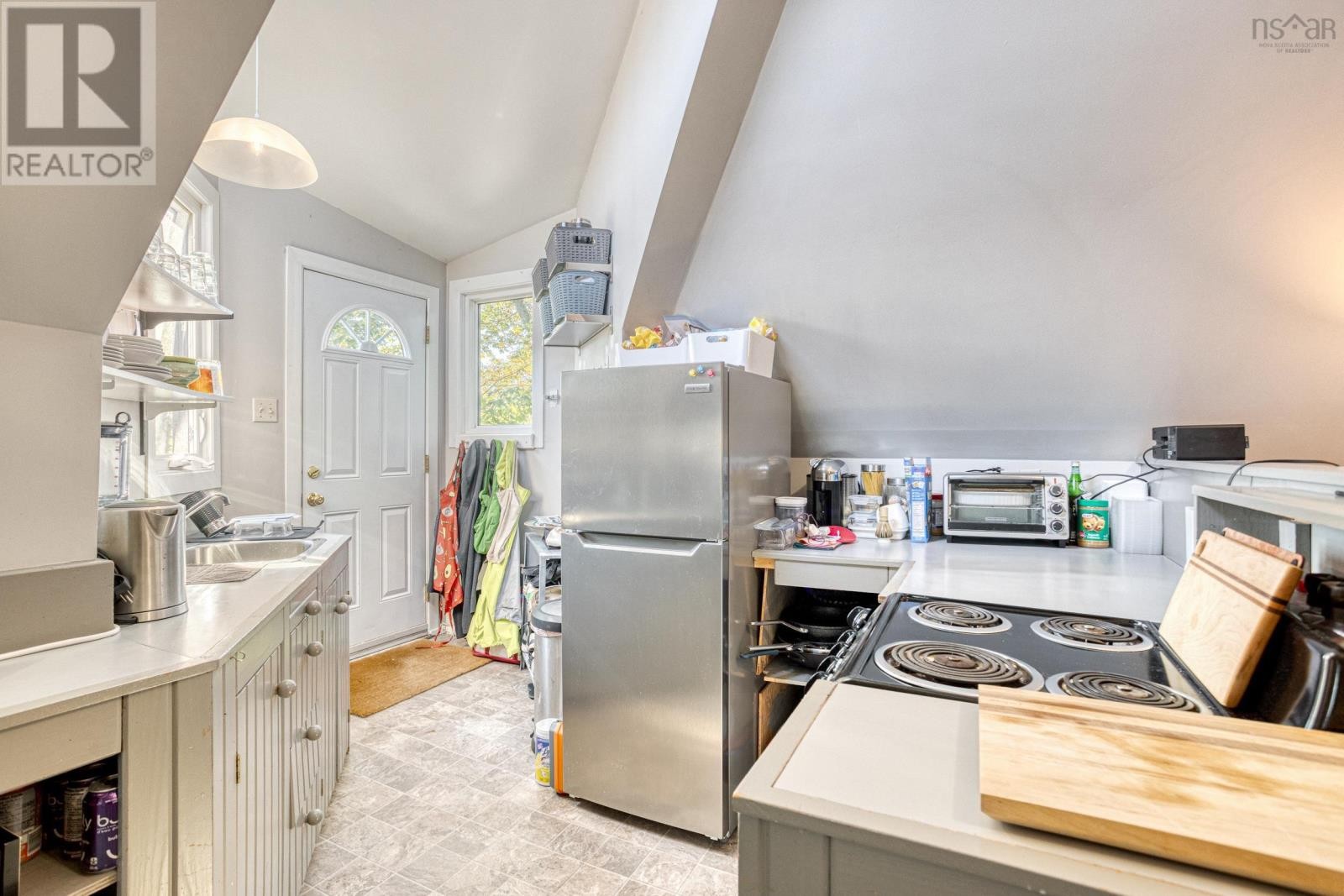 












5554- 5556 Atlantic Street

,
Halifax,




Nova Scotia
B3H1G4

