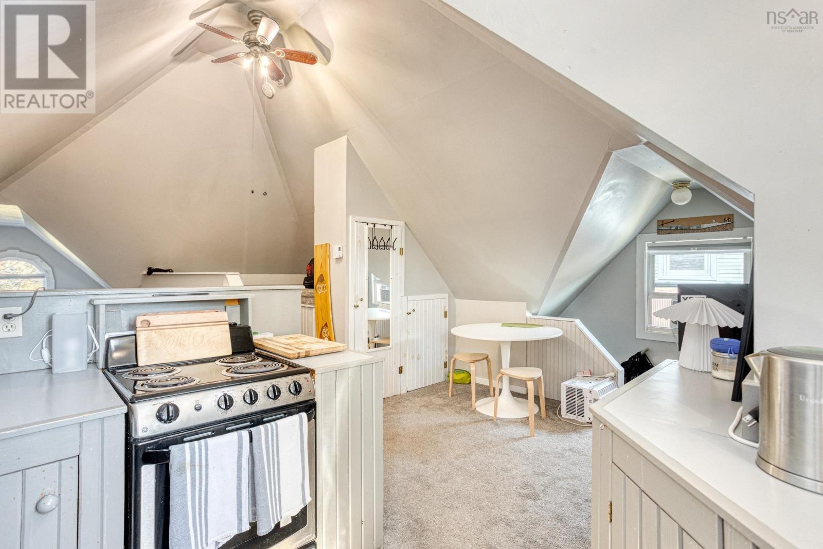 












5554- 5556 Atlantic Street

,
Halifax,




Nova Scotia
B3H1G4

