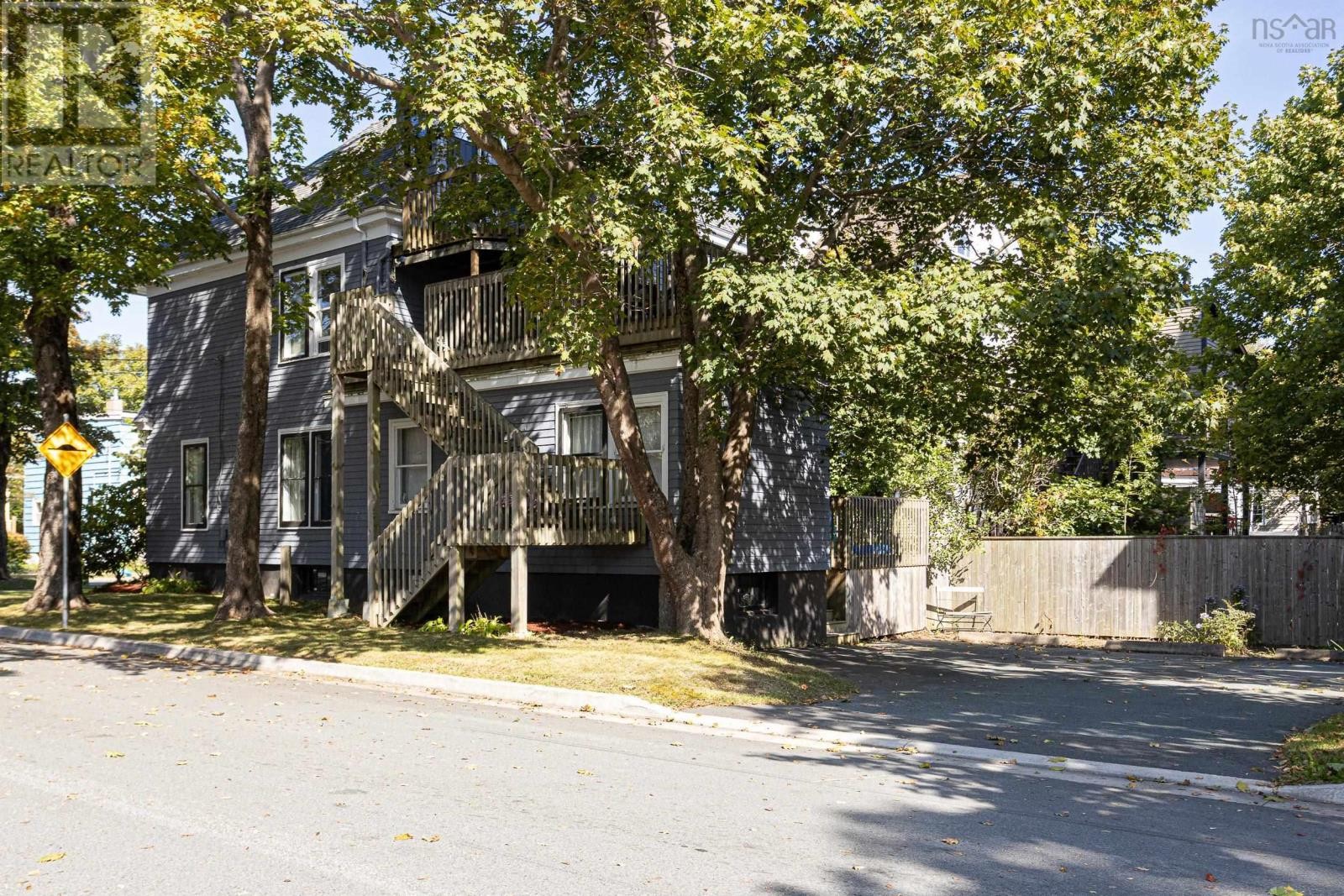 












5554- 5556 Atlantic Street

,
Halifax,




Nova Scotia
B3H1G4

