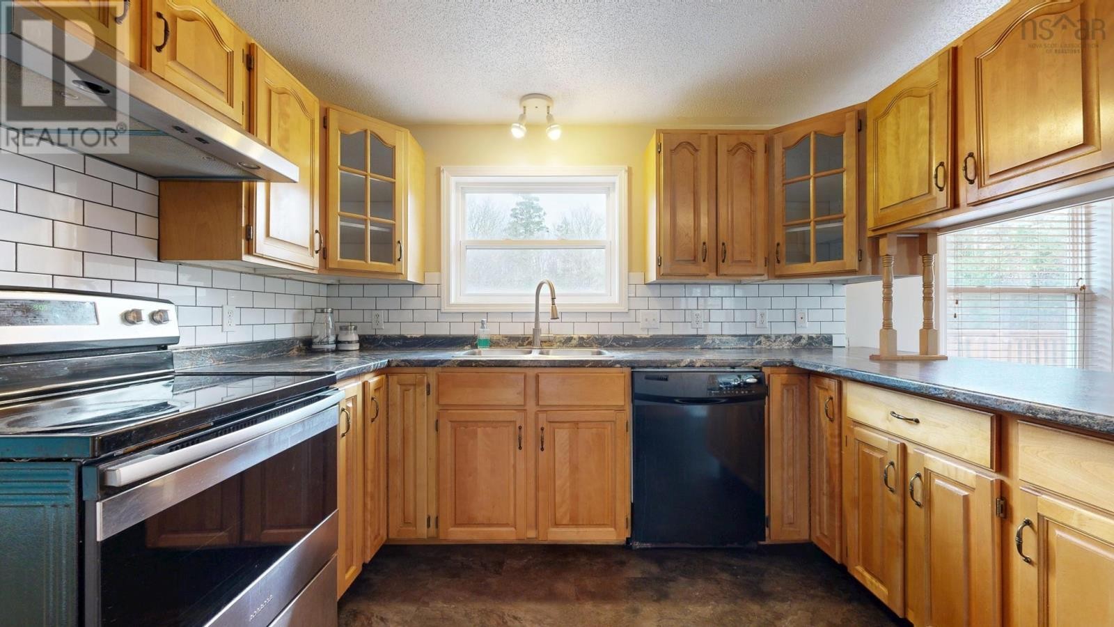 












2905 Highway 3

,
Brass Hill,




Nova Scotia
B0W1E0

