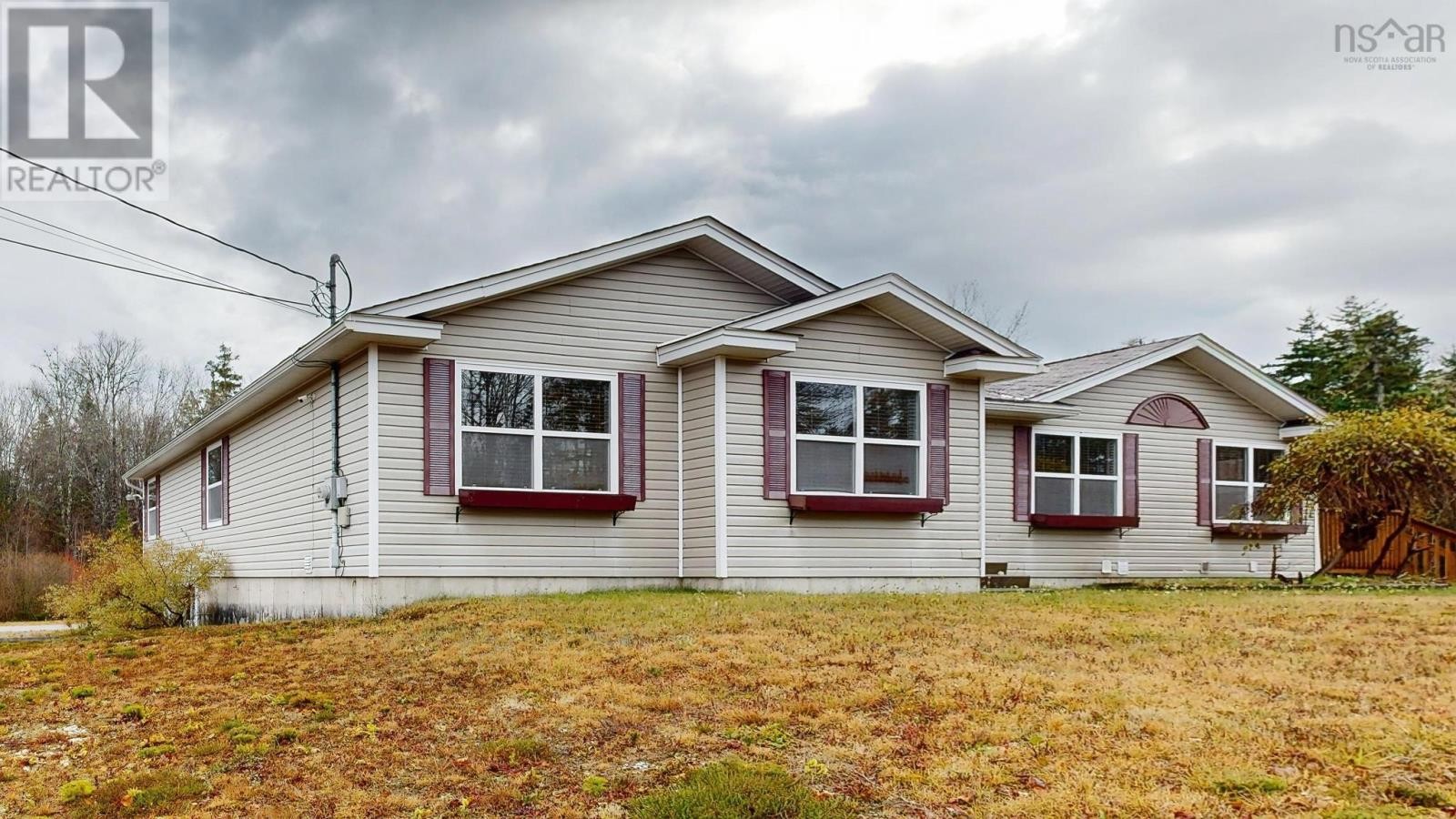 












2905 Highway 3

,
Brass Hill,




Nova Scotia
B0W1E0

