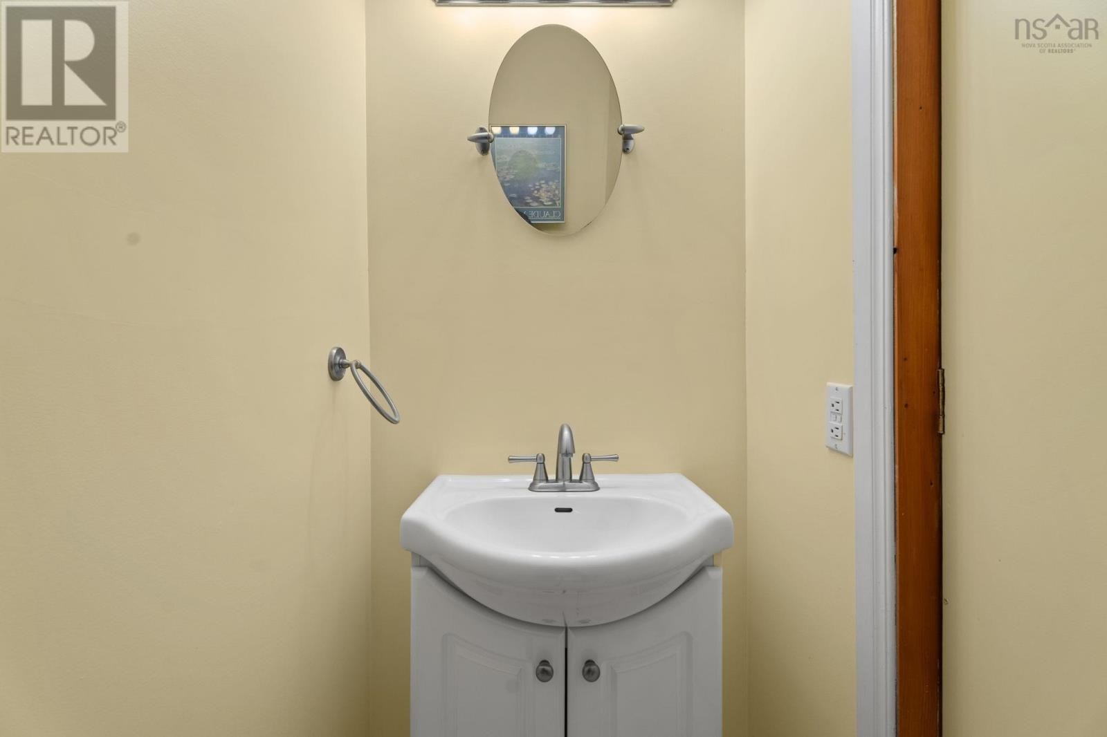 












9676 Highway 224

,
Greenwood,




Nova Scotia
B0N1X0

