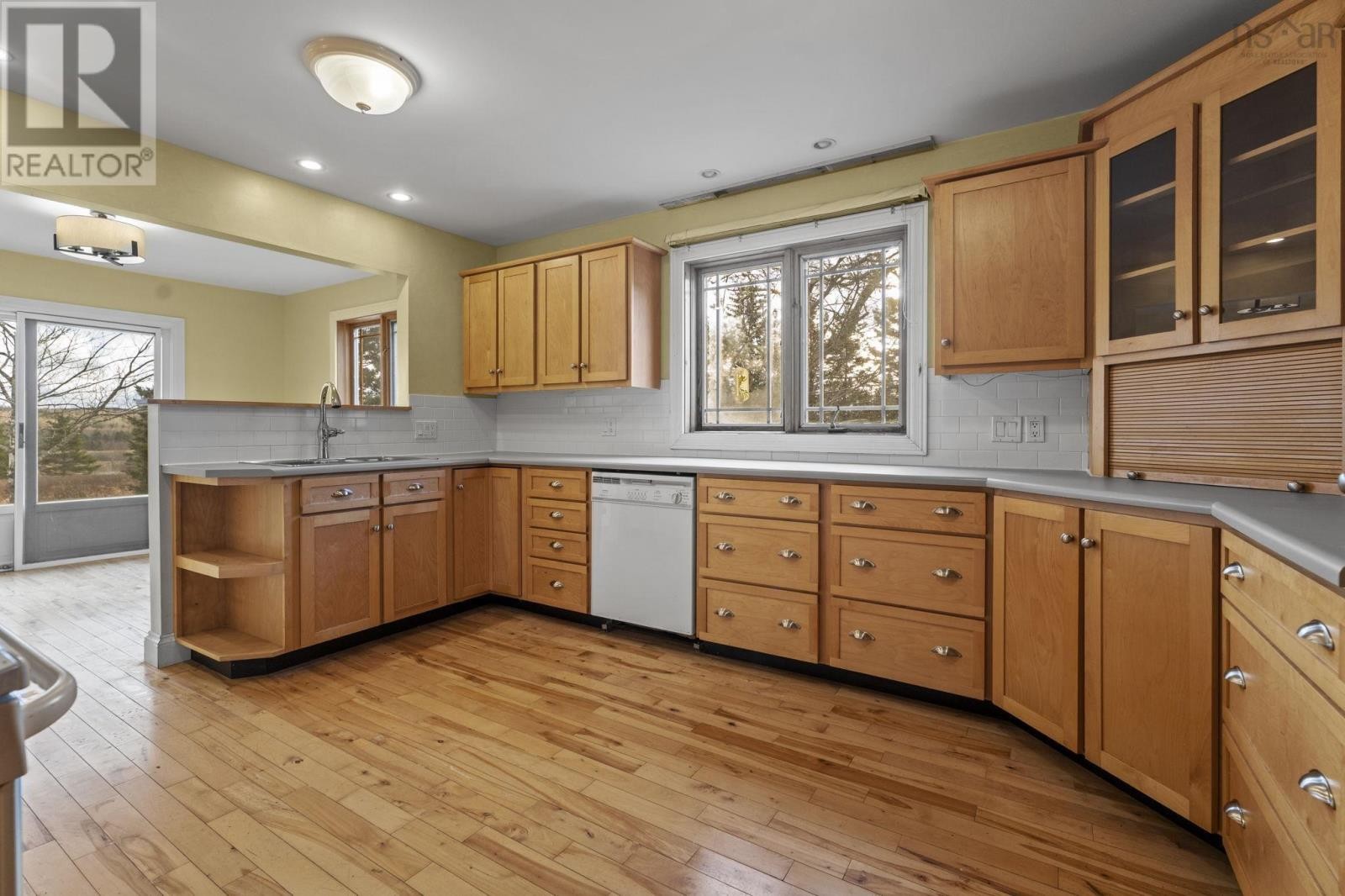 












9676 Highway 224

,
Greenwood,




Nova Scotia
B0N1X0

