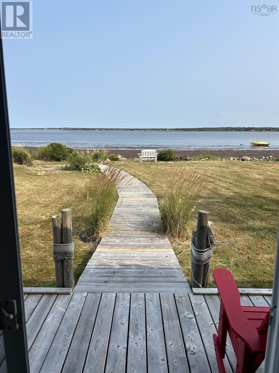 












107 Hamilton Lane

,
Brule Point,







Nova Scotia
B0K1V0

