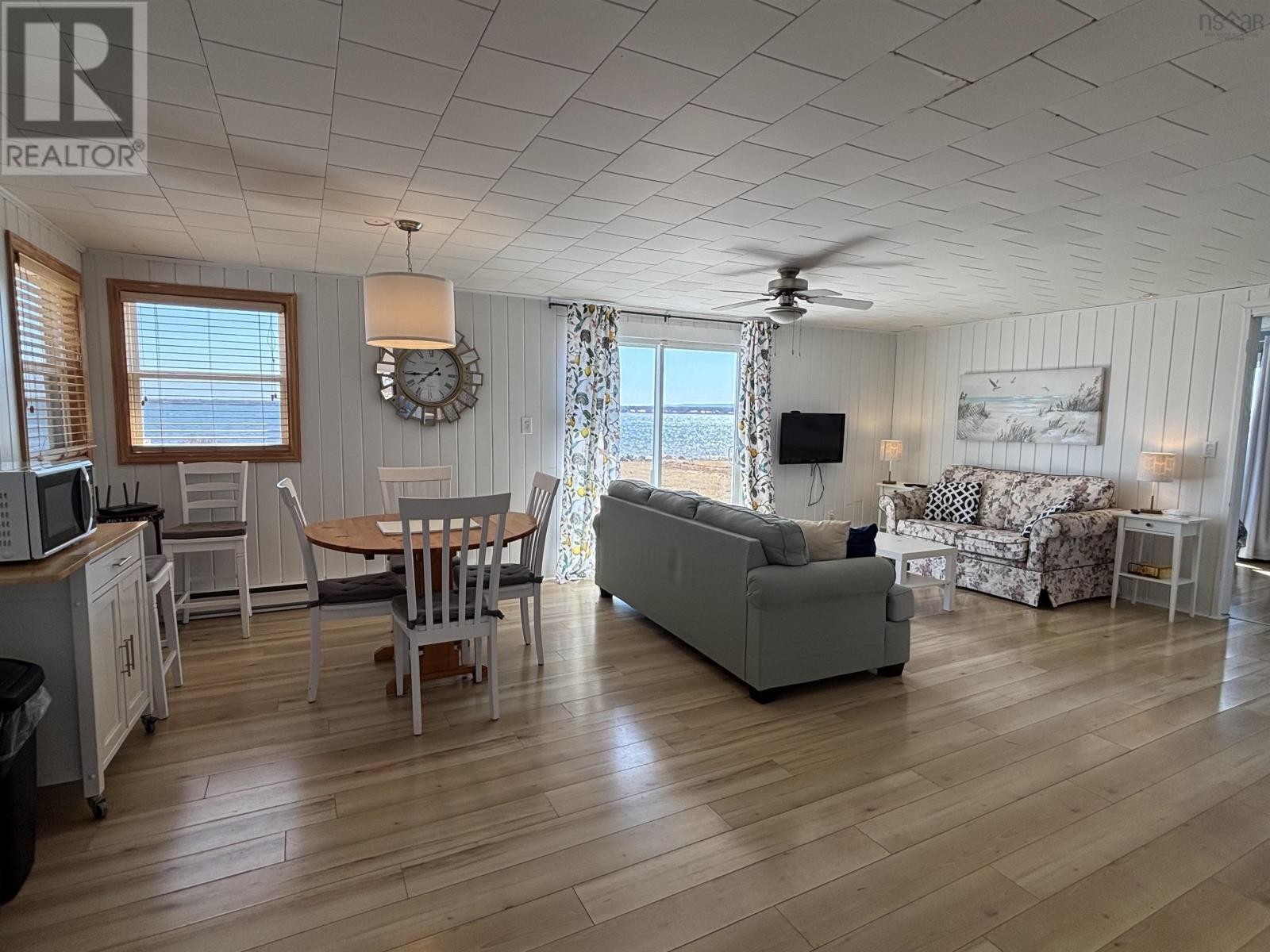 












107 Hamilton Lane

,
Brule Point,







Nova Scotia
B0K1V0

