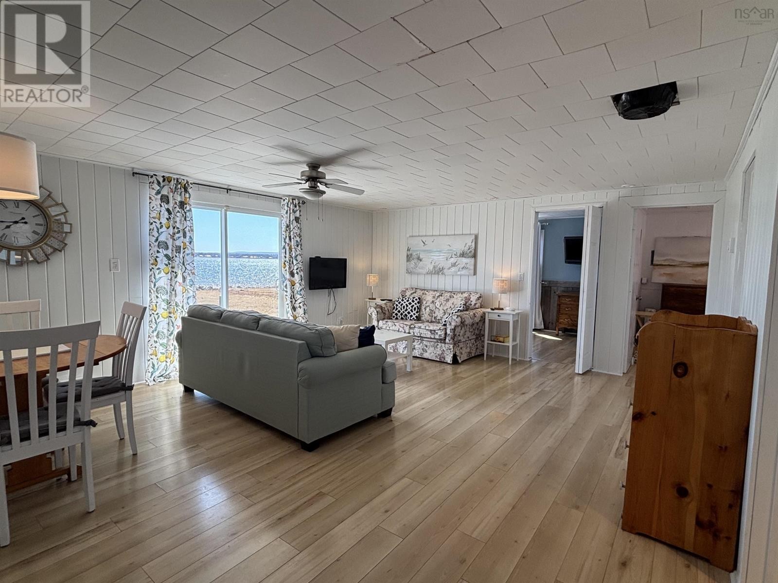 












107 Hamilton Lane

,
Brule Point,







Nova Scotia
B0K1V0

