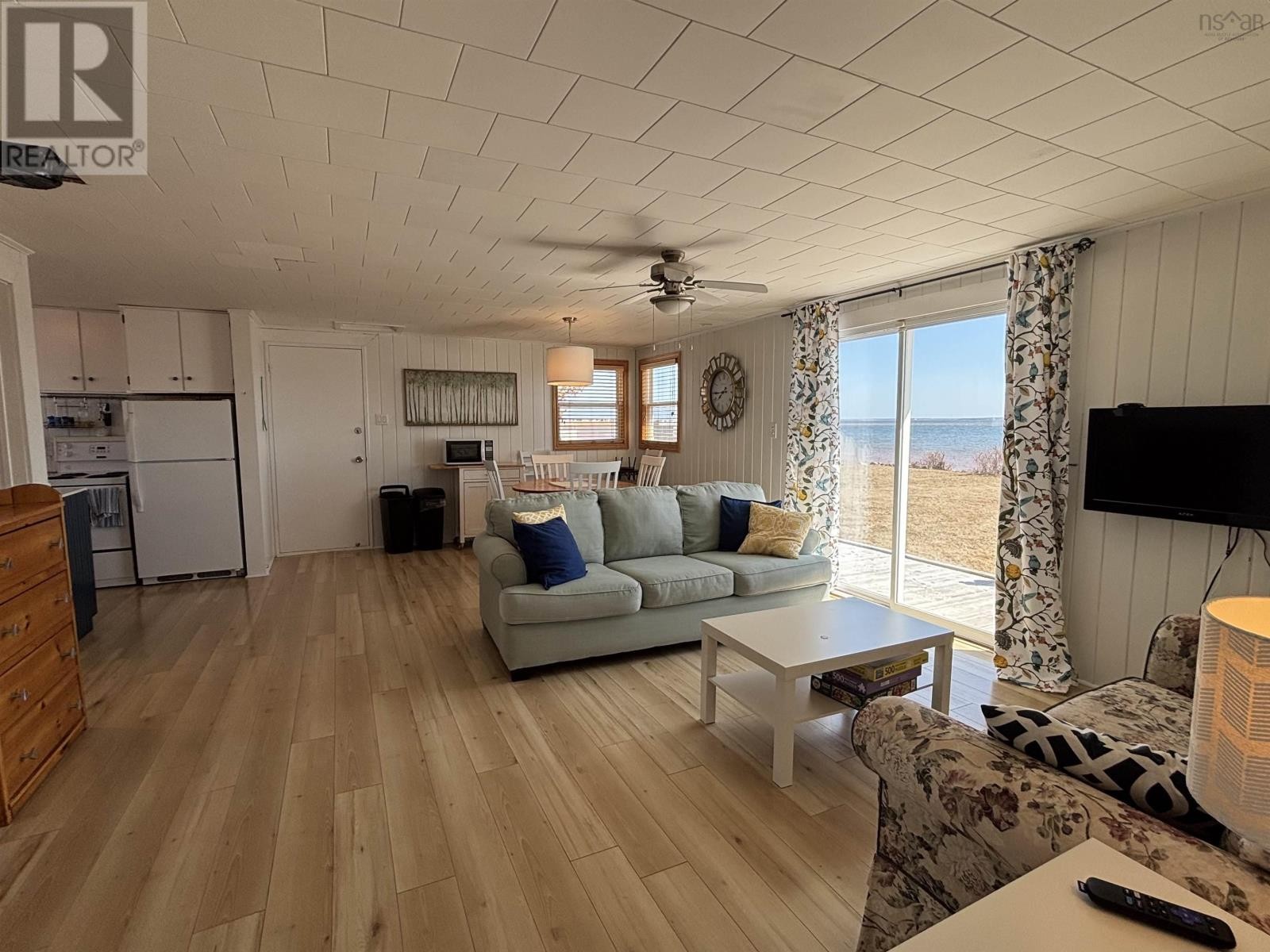 












107 Hamilton Lane

,
Brule Point,







Nova Scotia
B0K1V0

