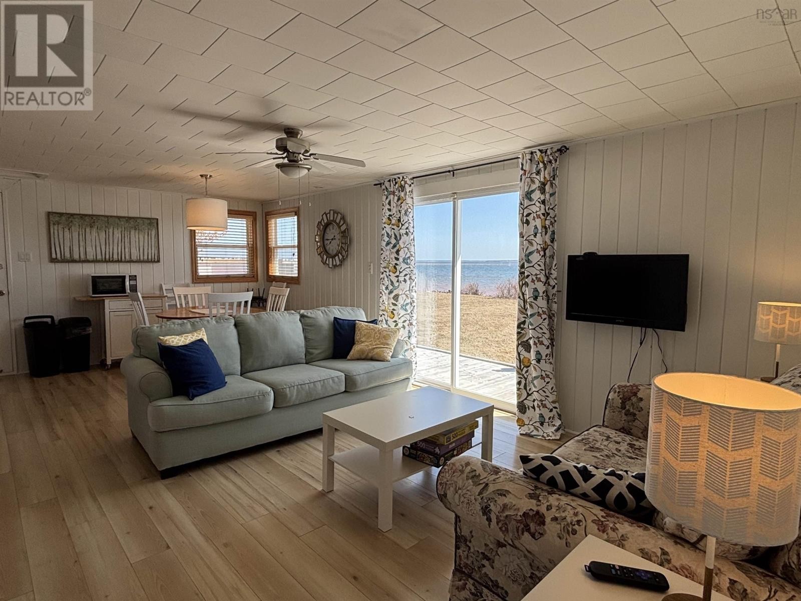 












107 Hamilton Lane

,
Brule Point,







Nova Scotia
B0K1V0

