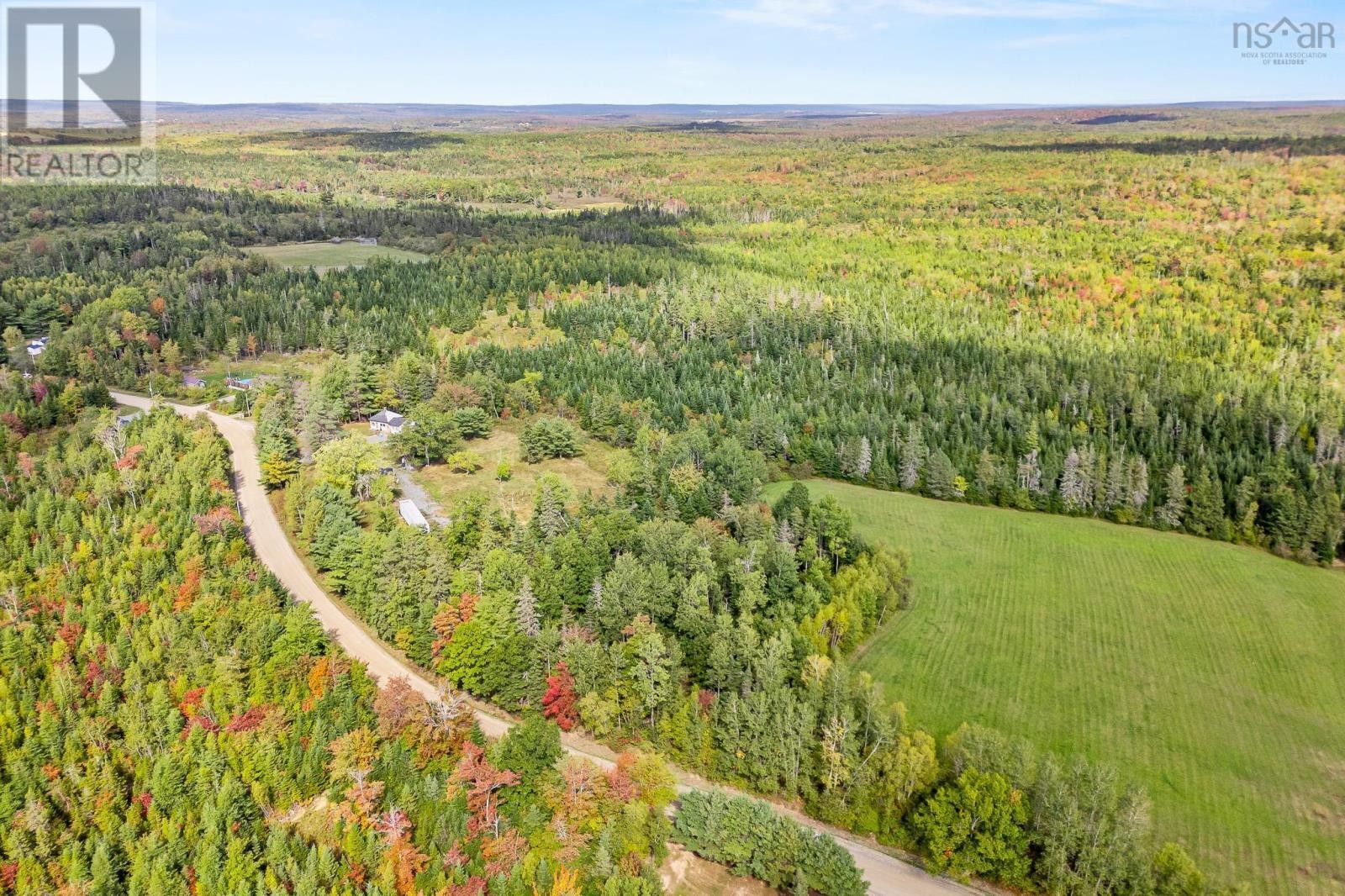 












215 Perry Grant Drive

,
Meaghers Grant,







Nova Scotia
B0N1K0

