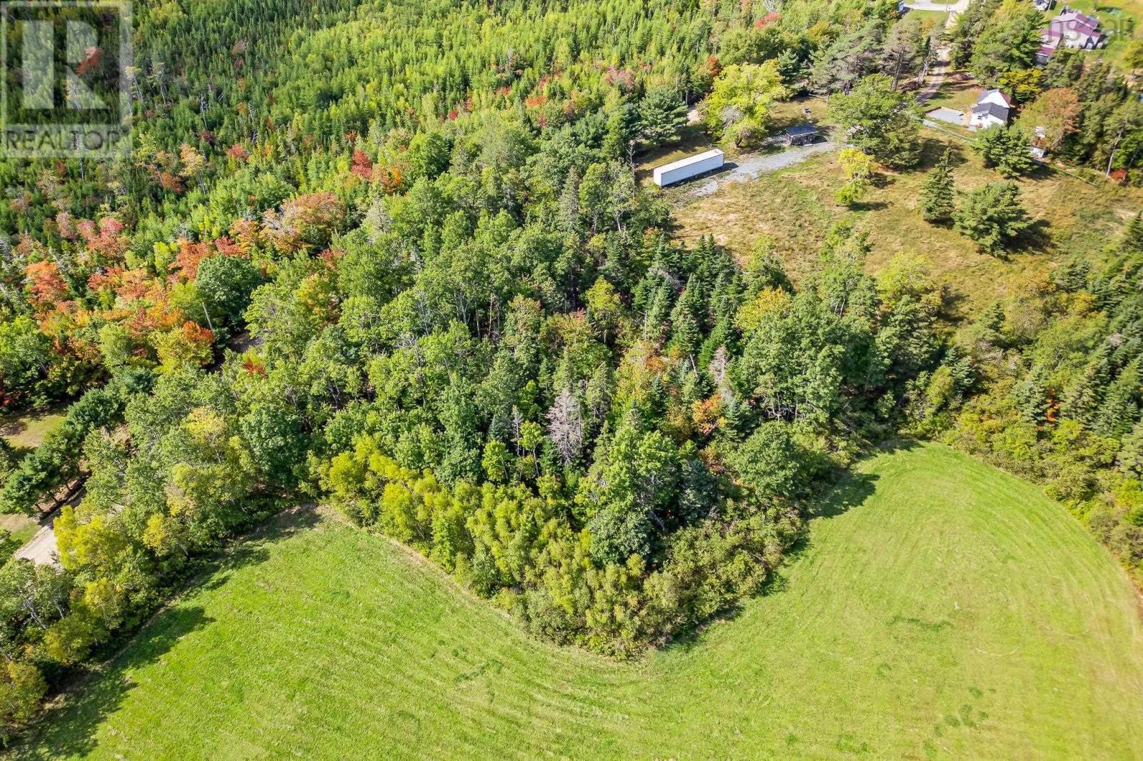 












215 Perry Grant Drive

,
Meaghers Grant,







Nova Scotia
B0N1K0

