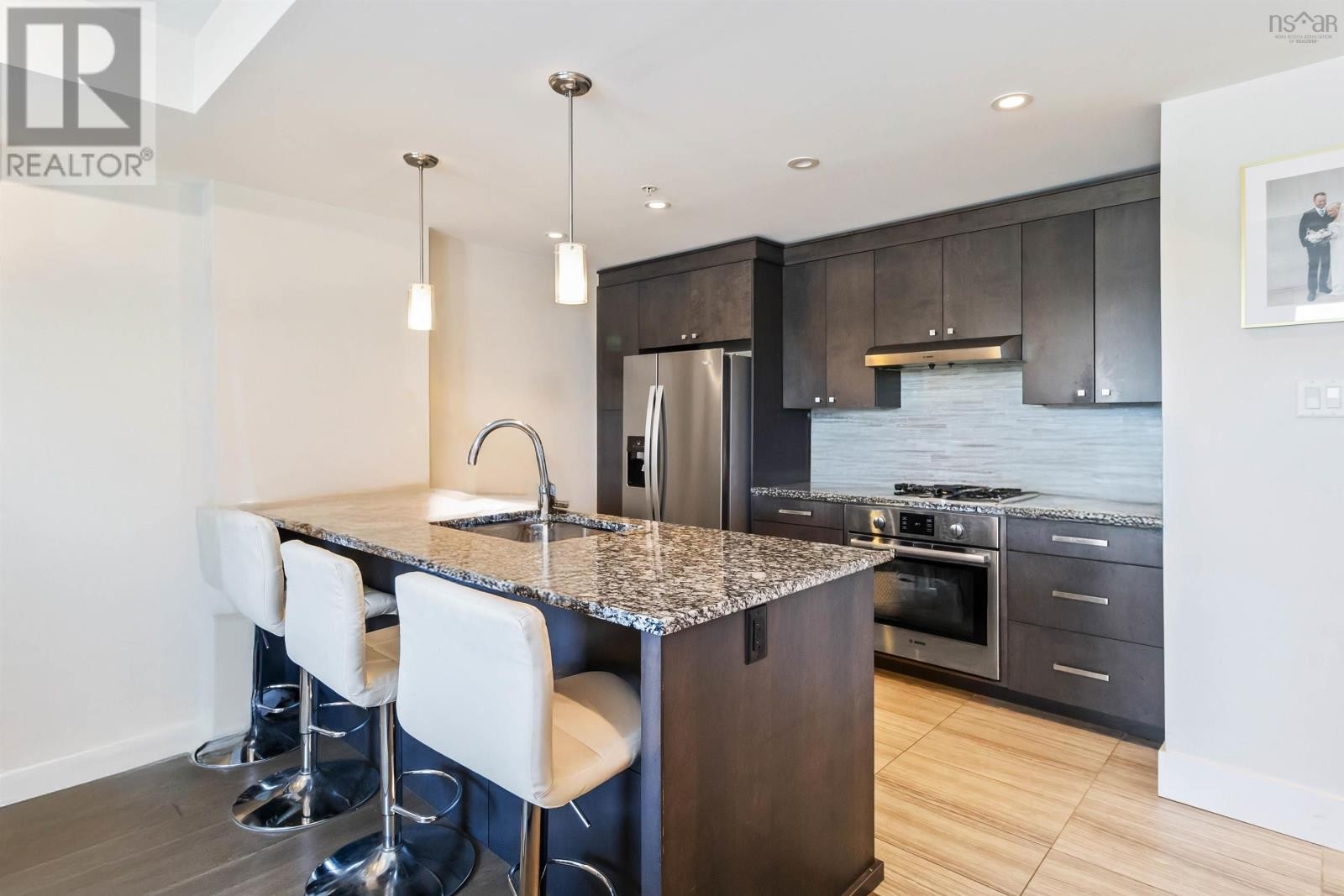 












701 67 Kings Wharf Place

,
Dartmouth,




Nova Scotia
B2Y0C6

