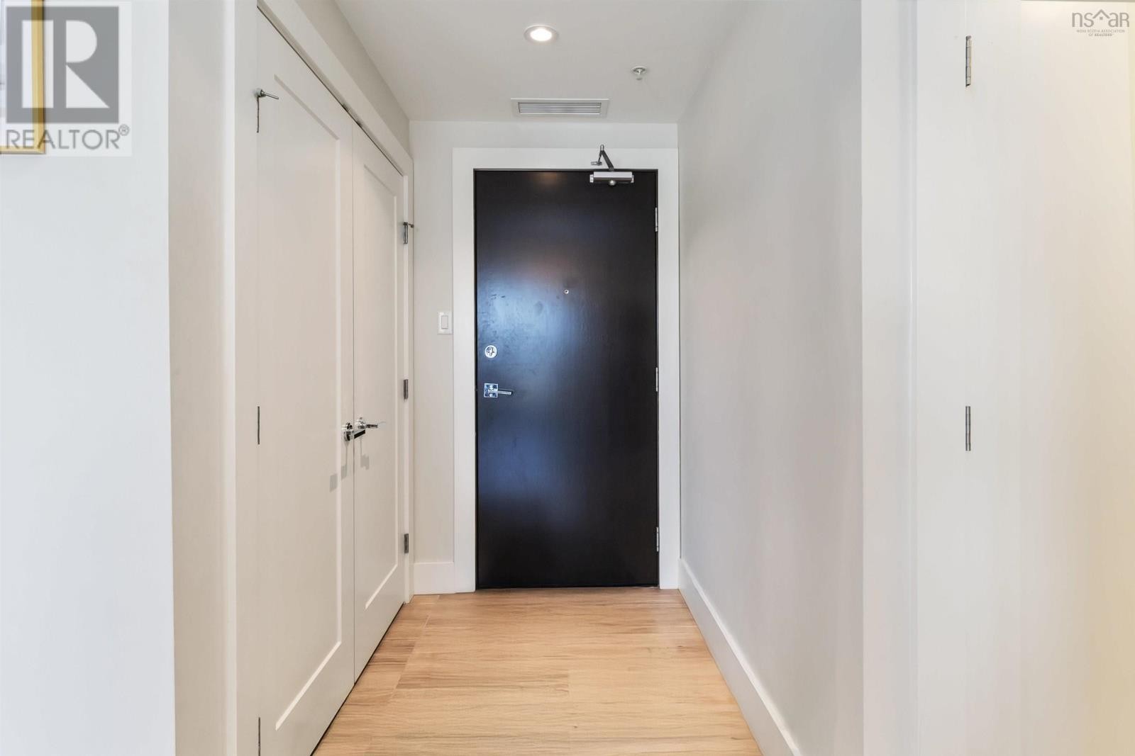 












701 67 Kings Wharf Place

,
Dartmouth,




Nova Scotia
B2Y0C6

