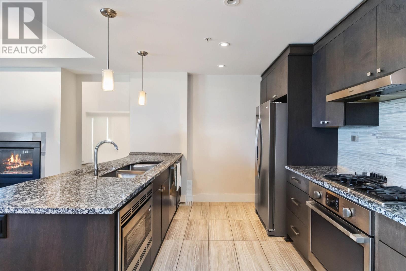 












701 67 Kings Wharf Place

,
Dartmouth,




Nova Scotia
B2Y0C6

