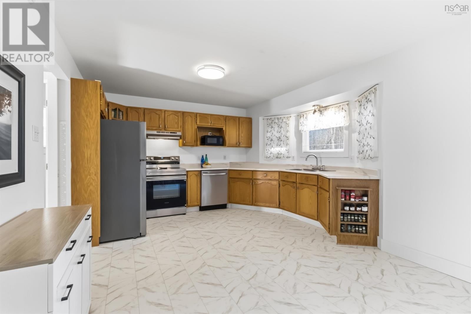 












185 Avenue Du Portage

,
Dartmouth,




Nova Scotia
B2X3S3

