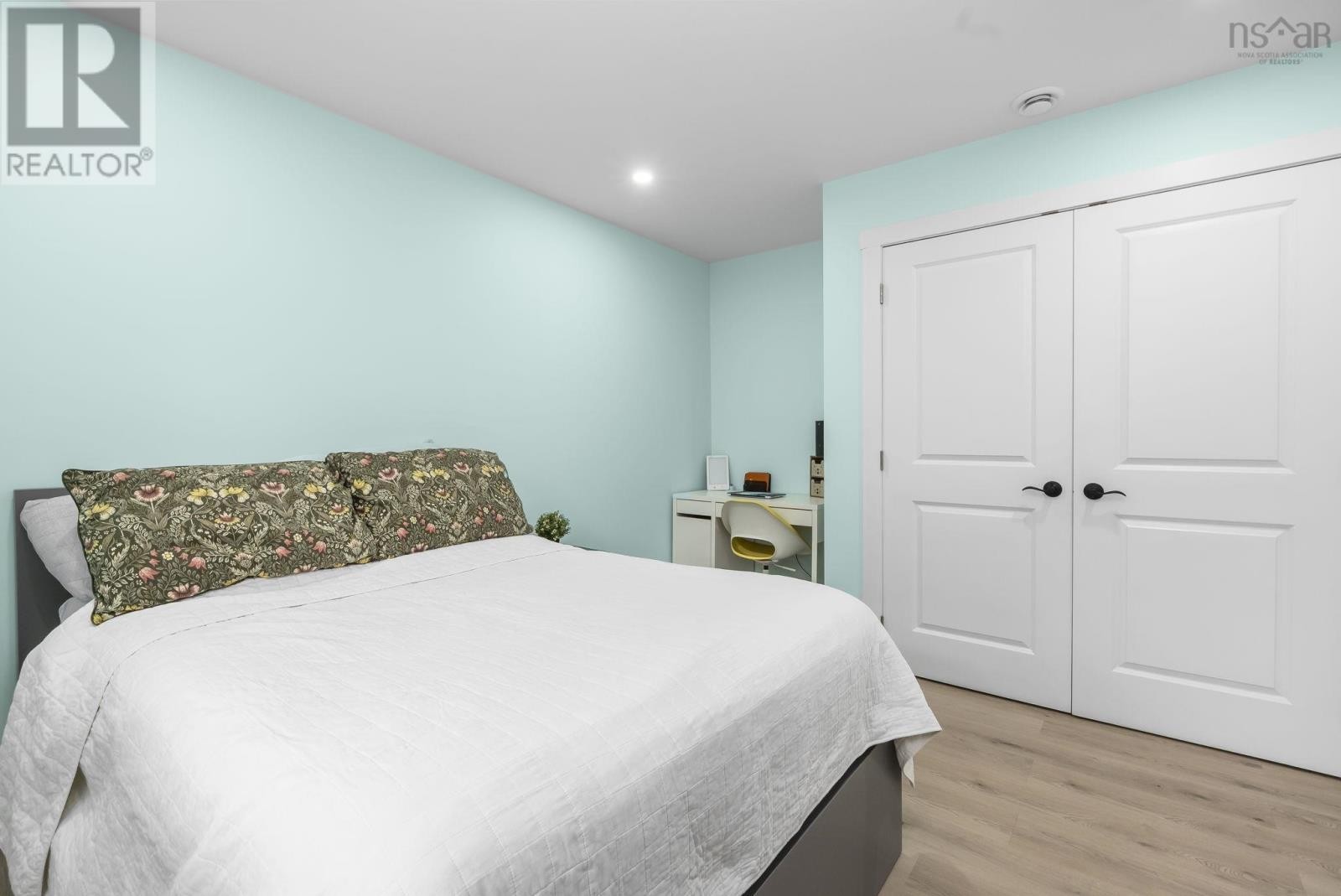 












73 East Court Road

,
Bible Hill,




Nova Scotia
B2N4M7

